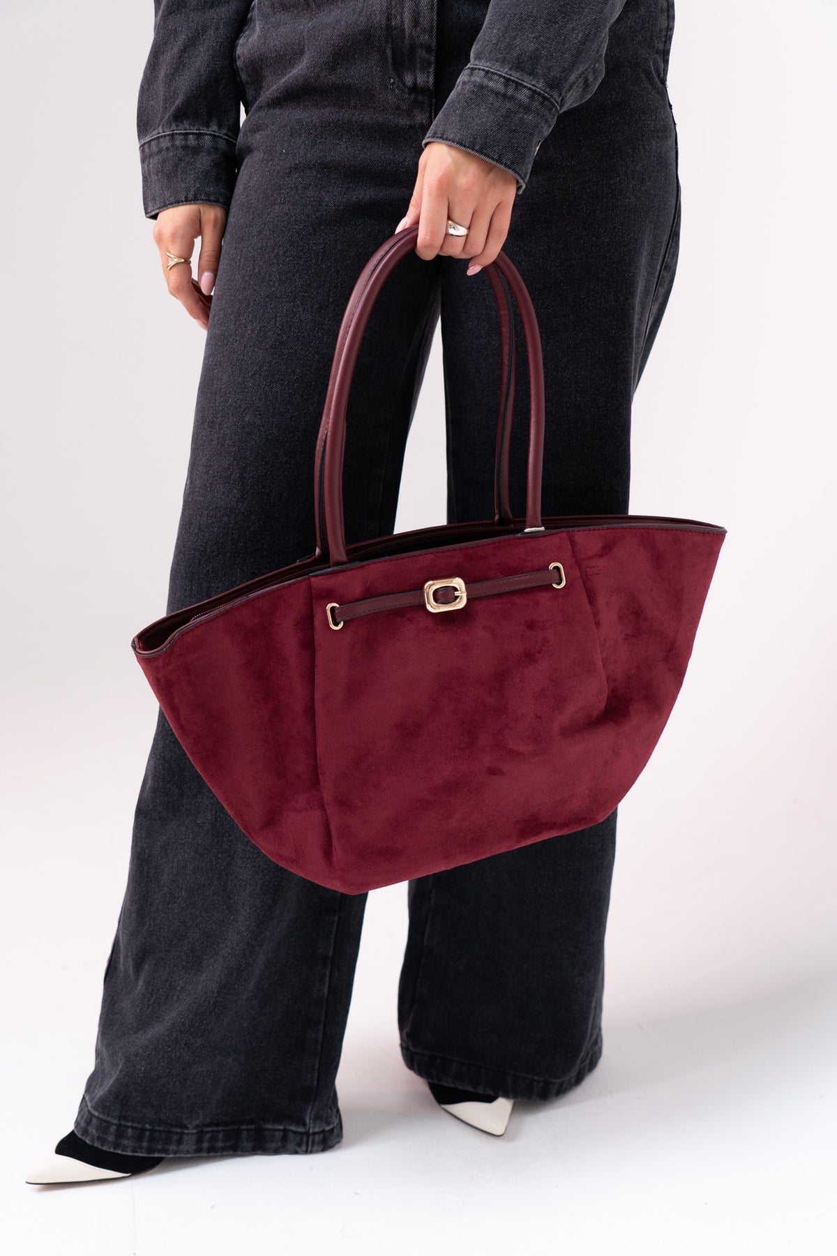 Beth Faux Suede Tote Bag In Burgundy