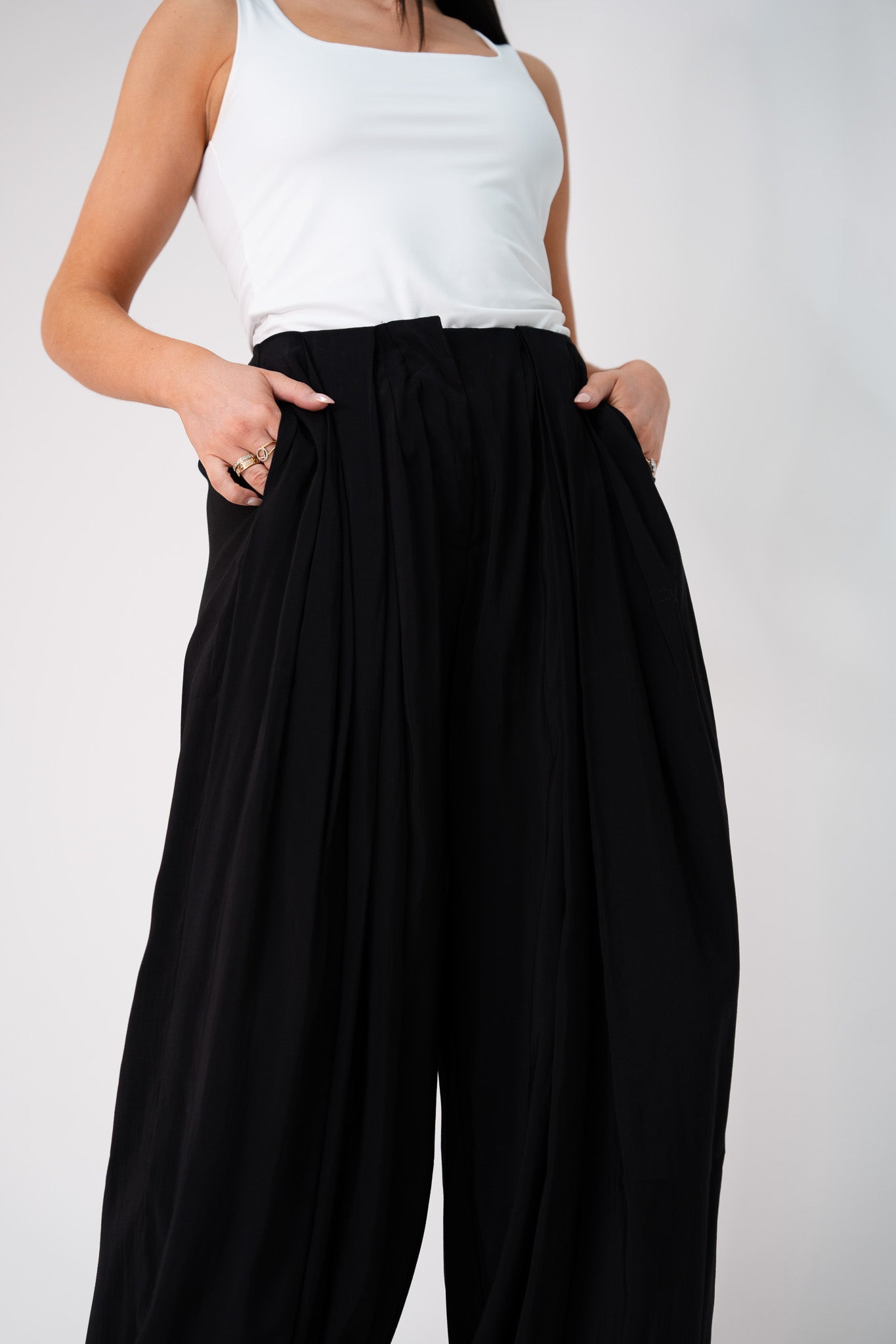 Elsa Balloon Trousers In Black