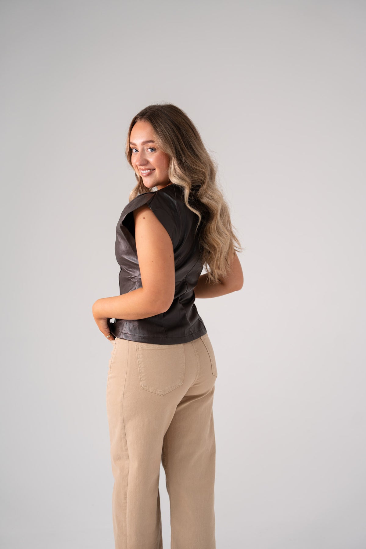 Kiera Faux Leather Top In Chocolate