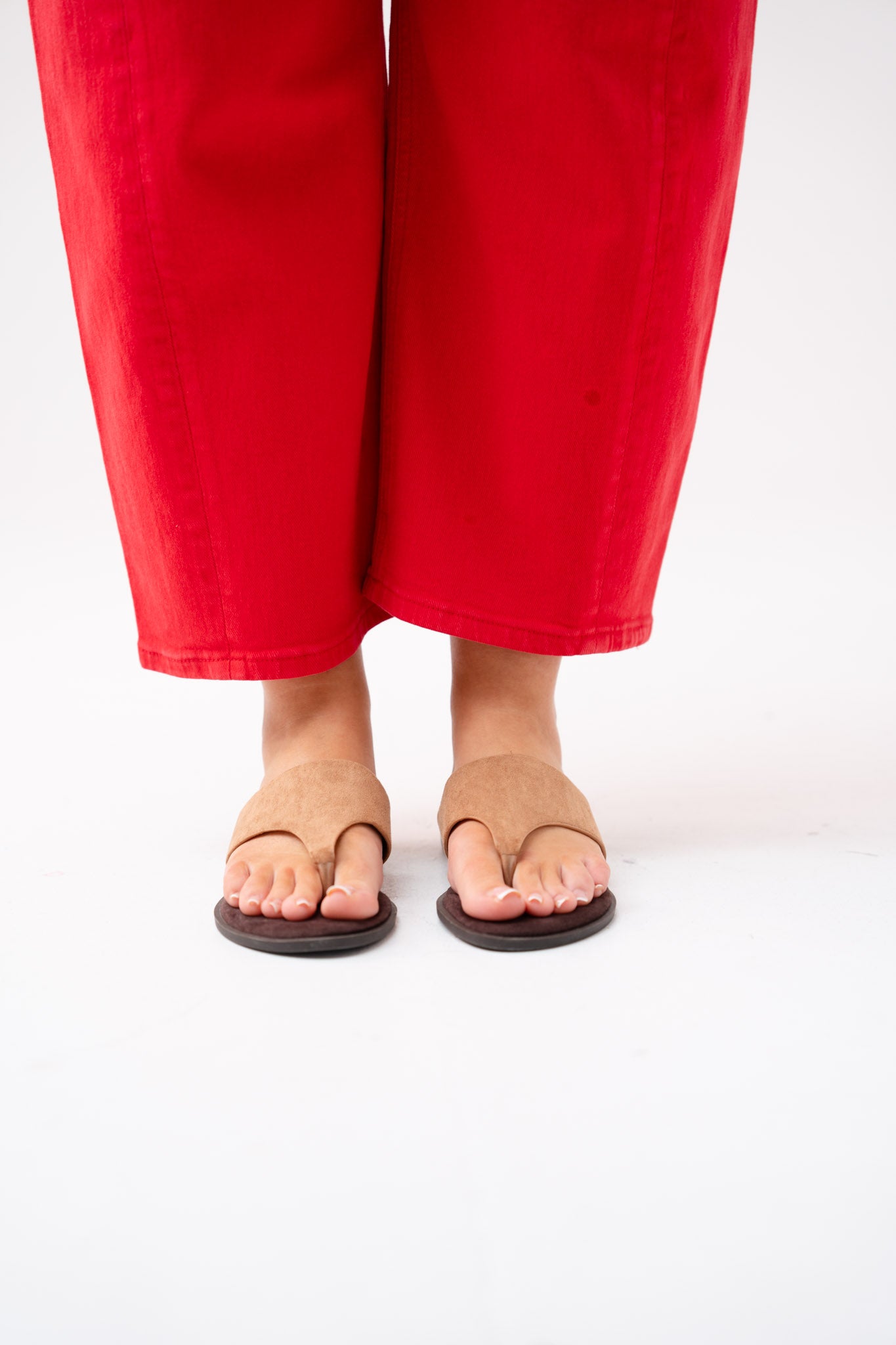 Cathy Toe Post Sandal In Camel