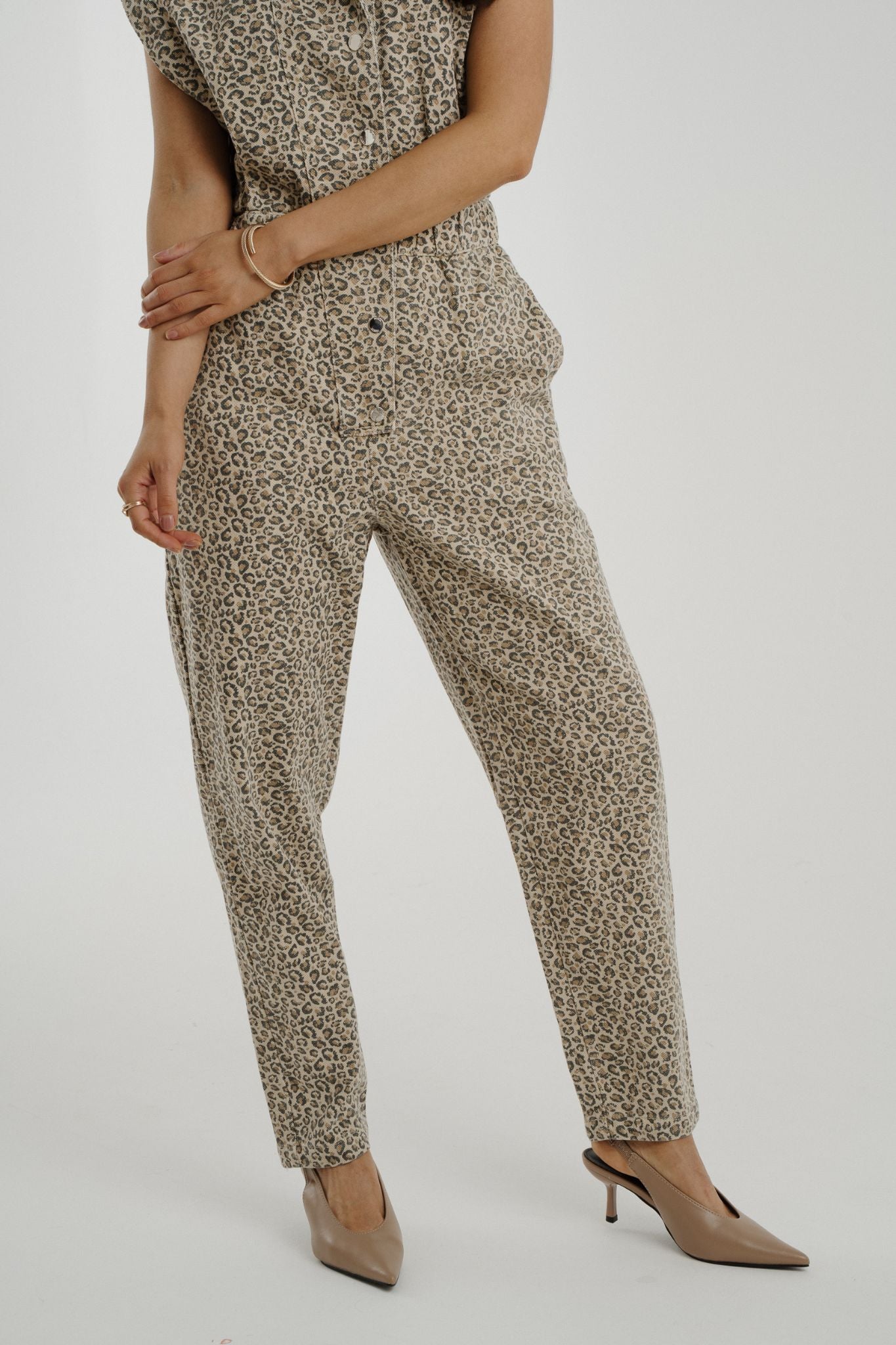 Cora Sleeveless Jumpsuit In Leopard Print