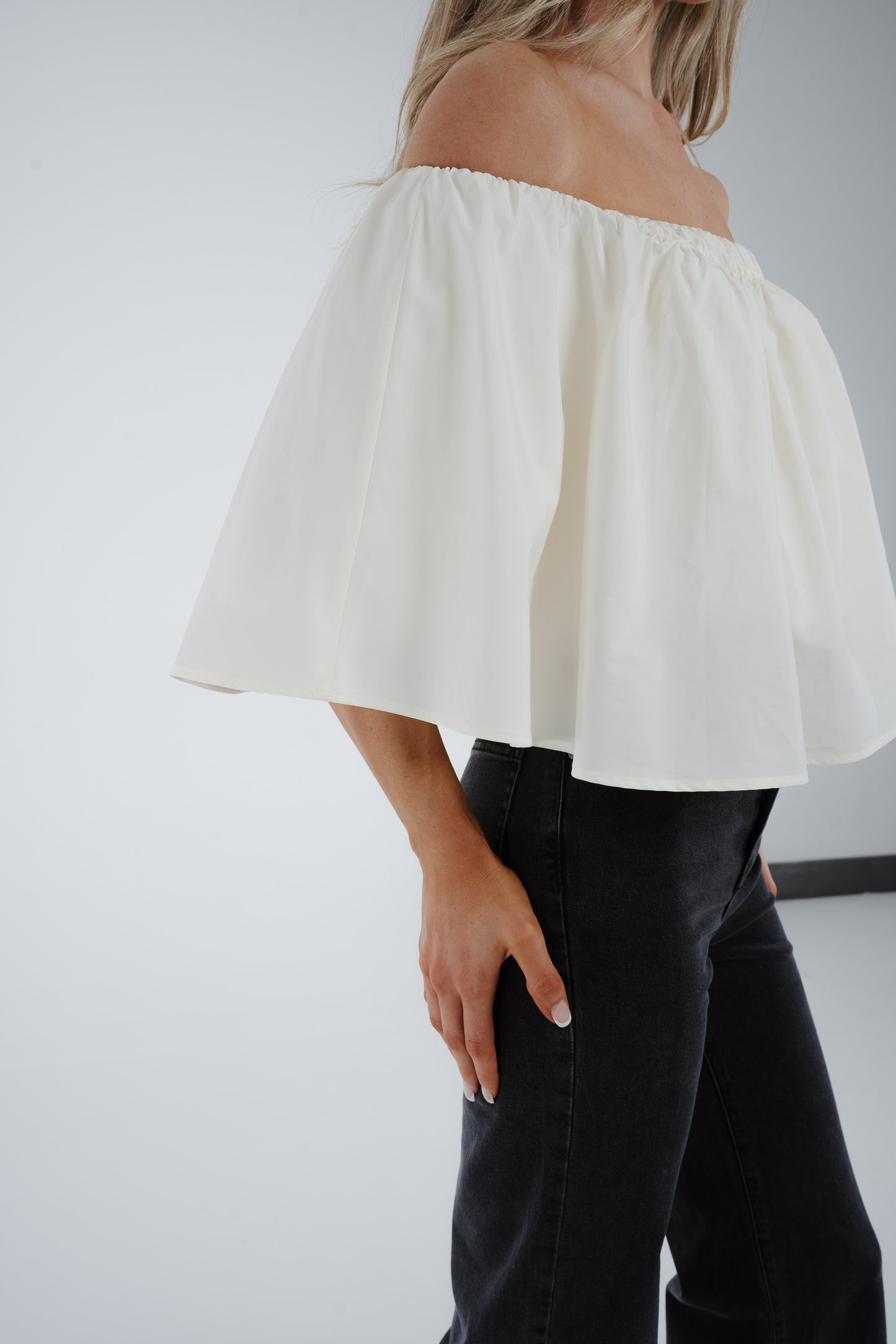 Jasmine Off Shoulder Top In Cream
