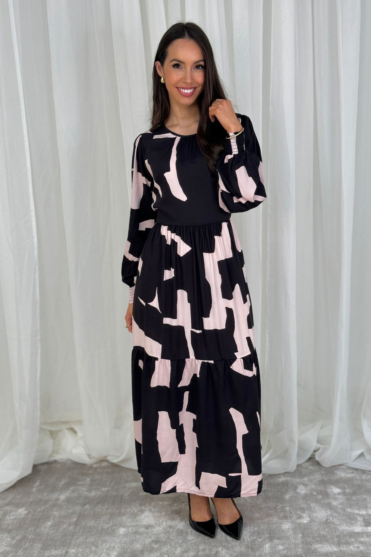 Frankie Tiered Midi Dress In Black & Pink