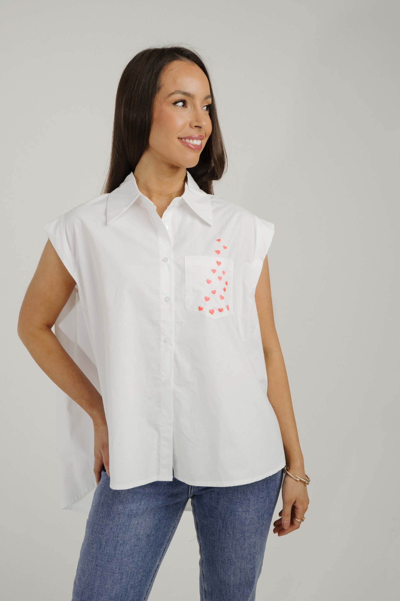 Millie Sleeveless Shirt In White