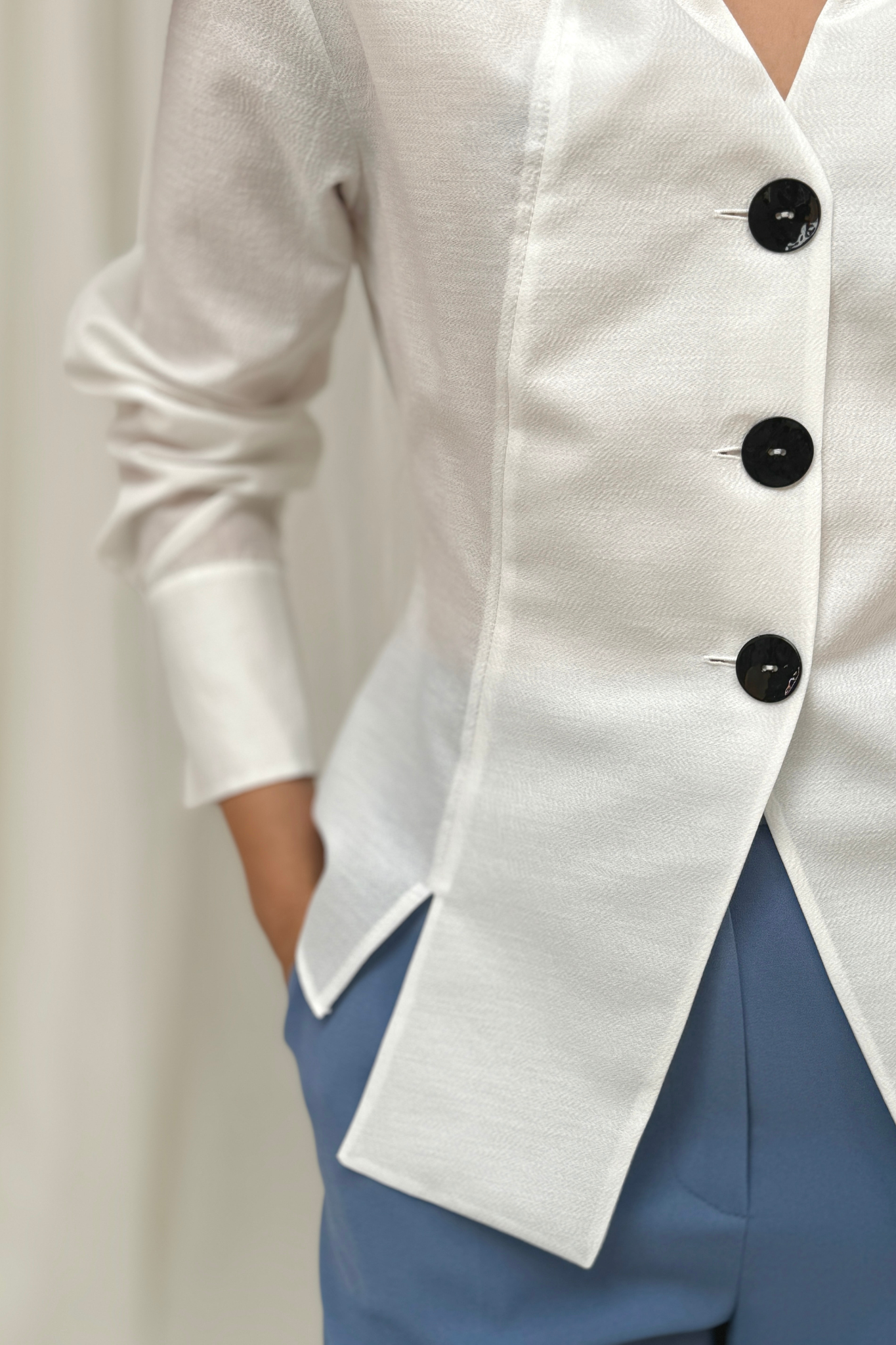 Kayla Black Button Blouse In Ivory