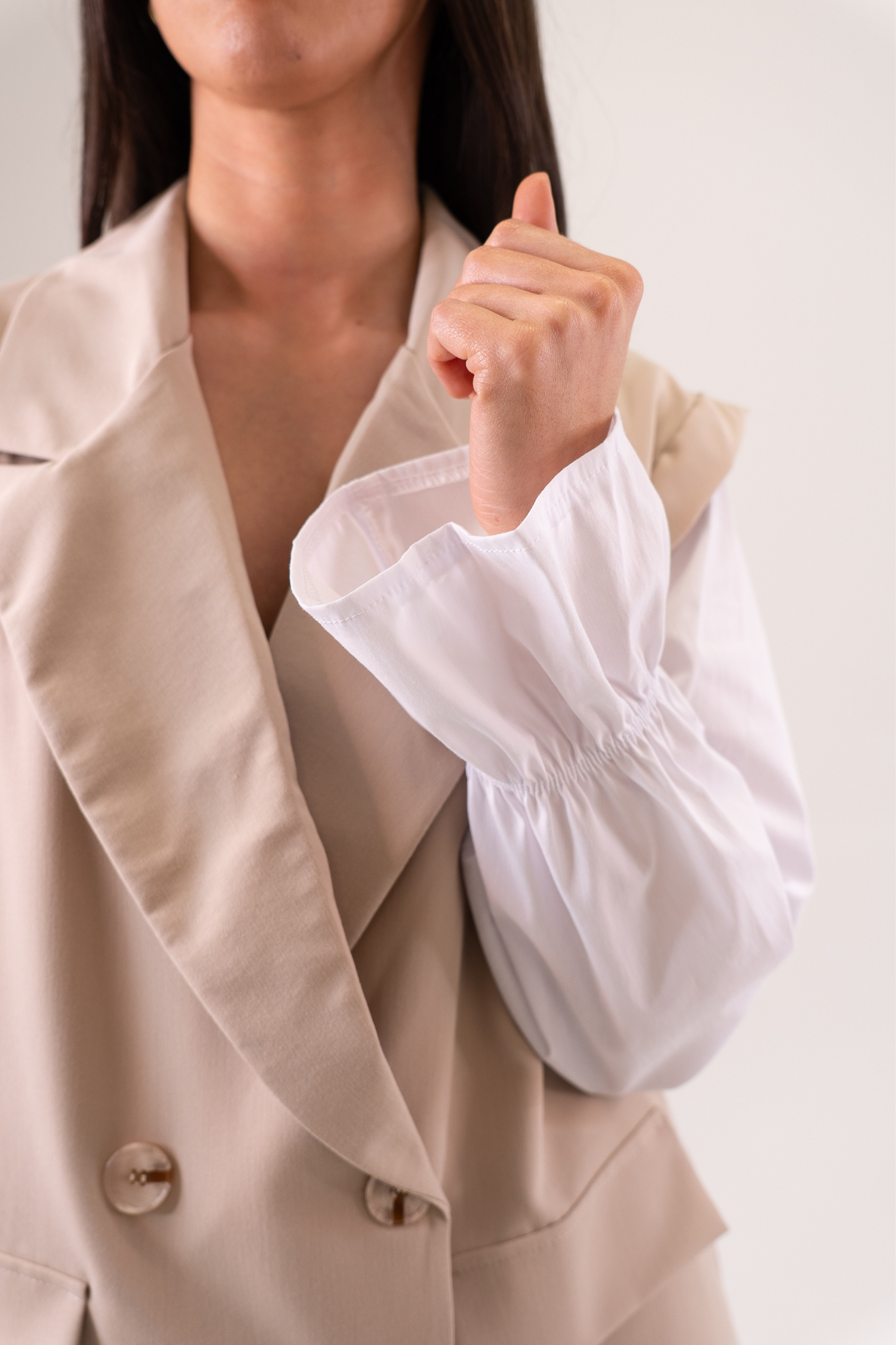 Leah Contrast Sleeve Blazer In Neutral