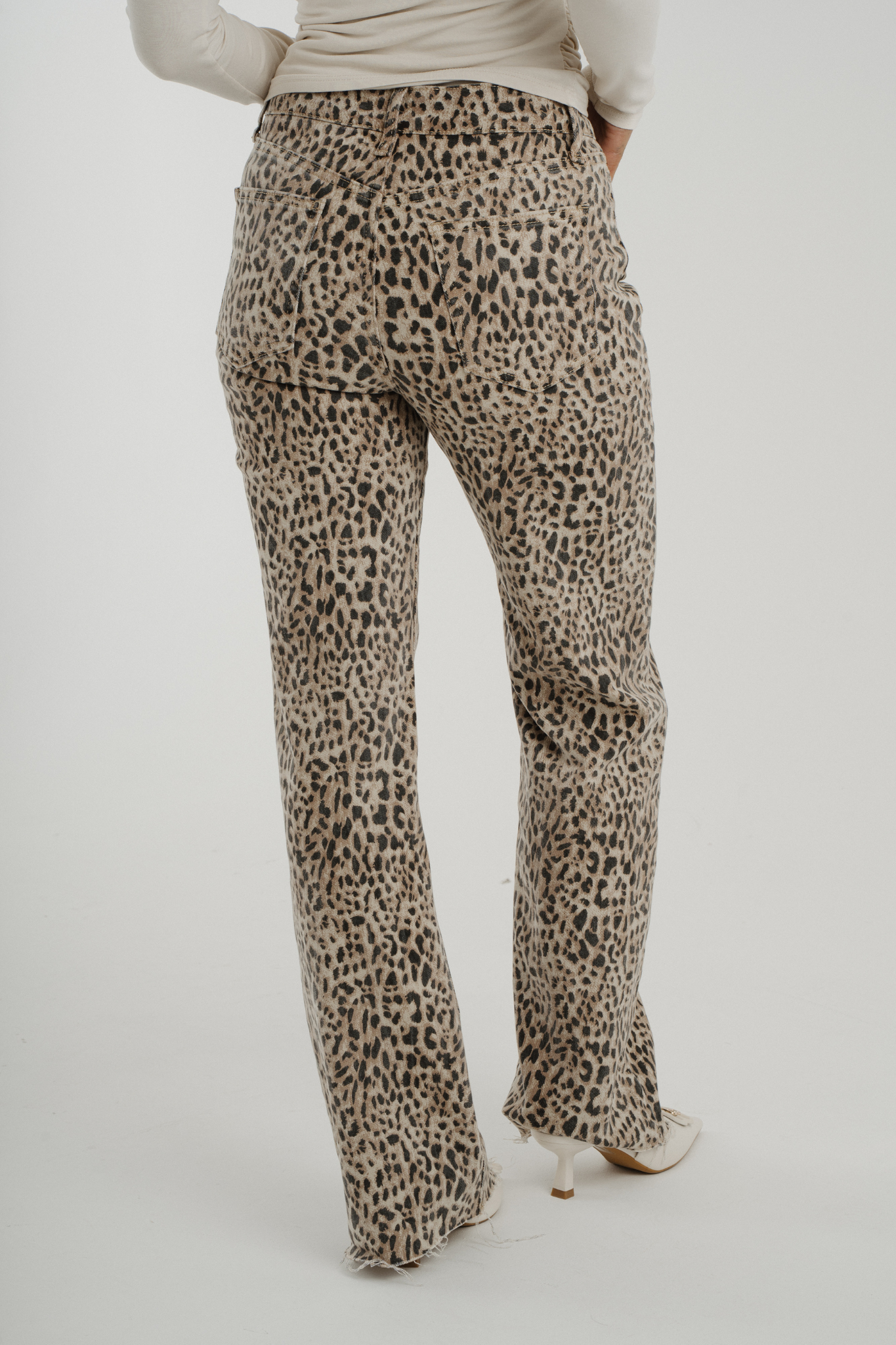Lynne Frayed Hem Jeans In Leopard Print