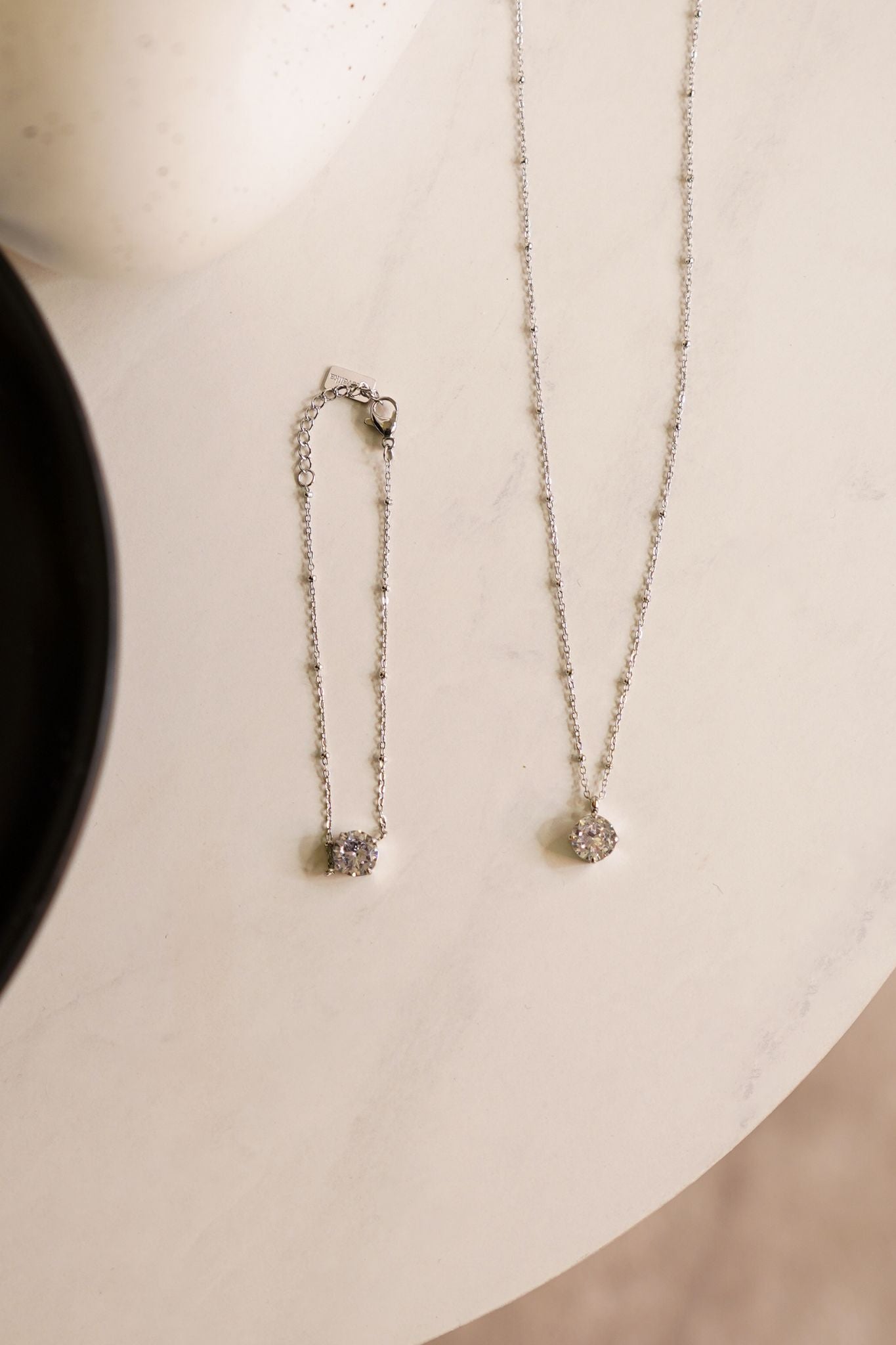 Olive Solitaire Bracelet In Silver