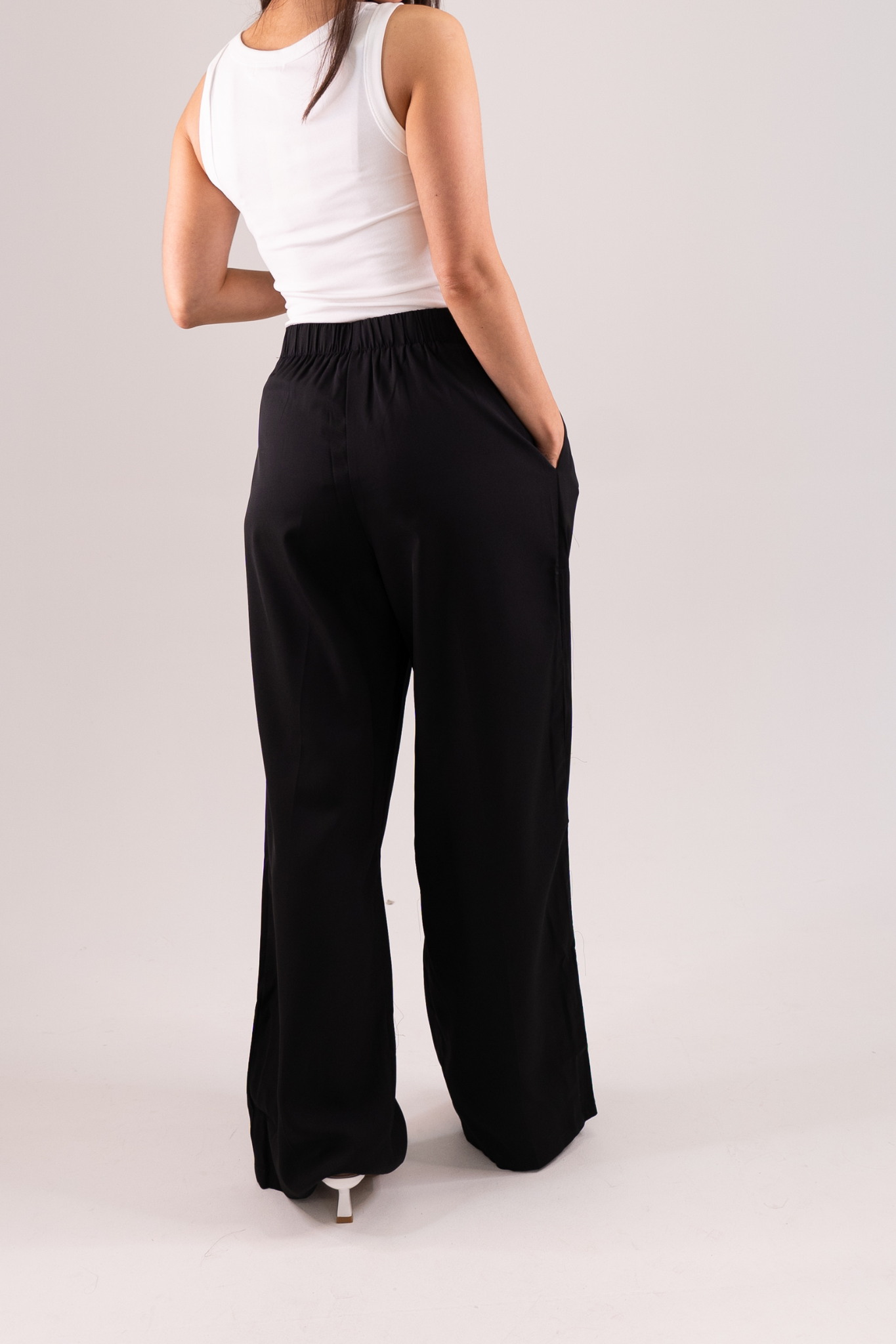 Willow Wide Leg Trousers In Black