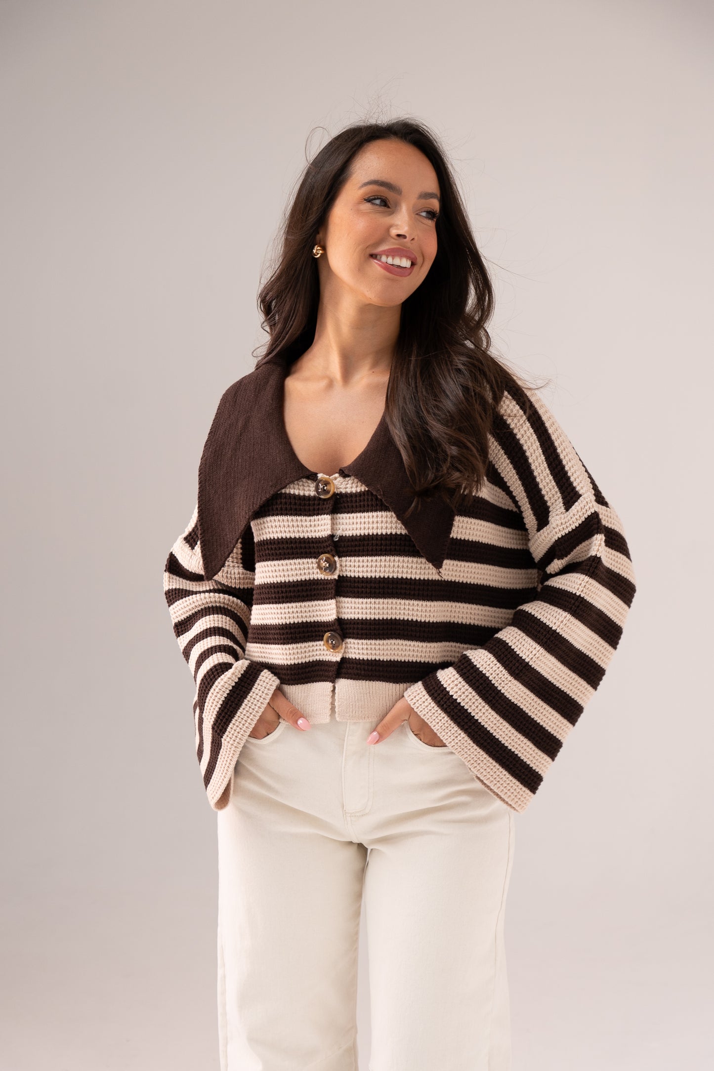Caitlyn Contrast Collar Cardigan In Chocolate