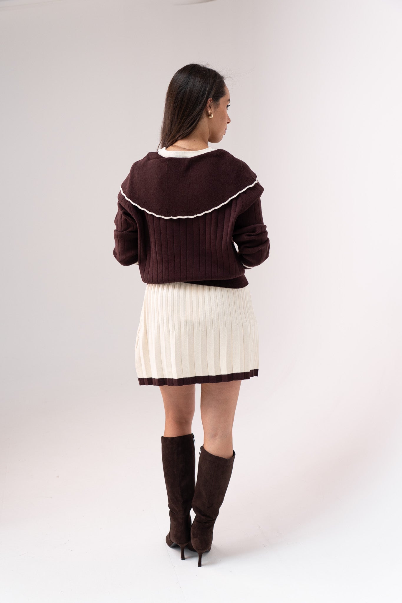 Caitlyn Piped Knit Two Piece In Chocolate