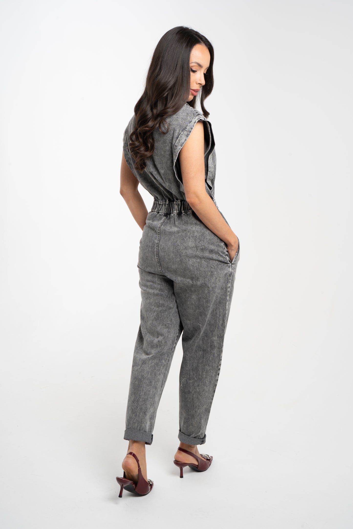 Cora Sleeveless Jumpsuit In Grey Wash