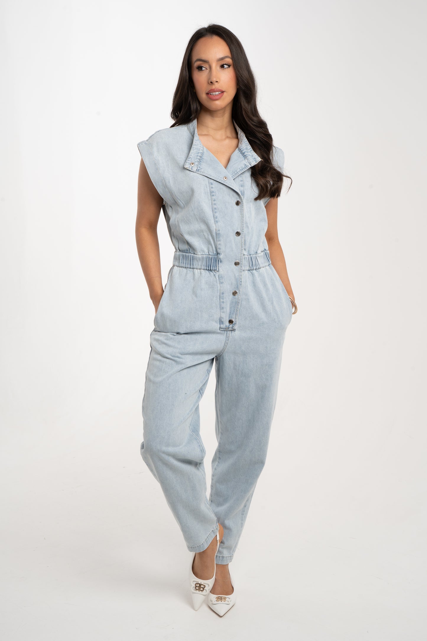 Cora Sleeveless Jumpsuit In Light Wash