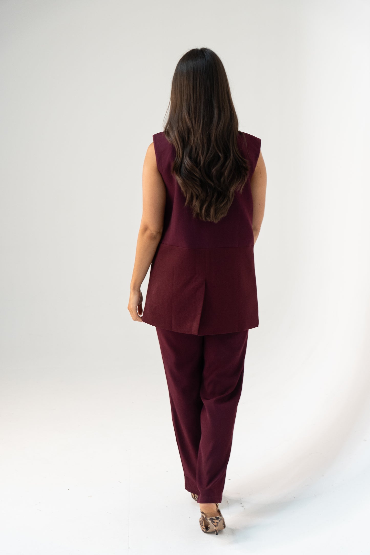 Love Laura Fitted Trousers In Burgundy