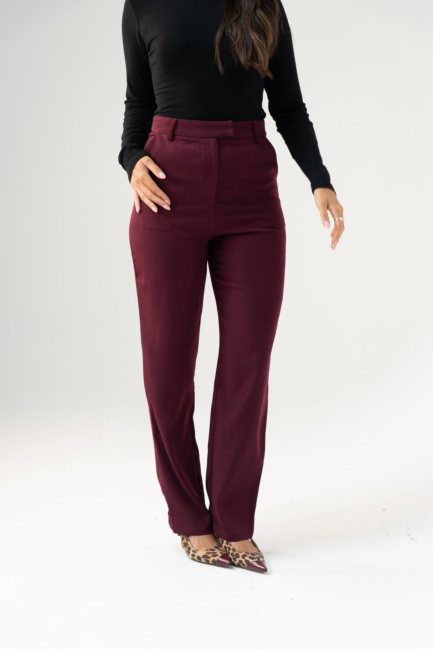 Love Laura Fitted Trousers In Burgundy