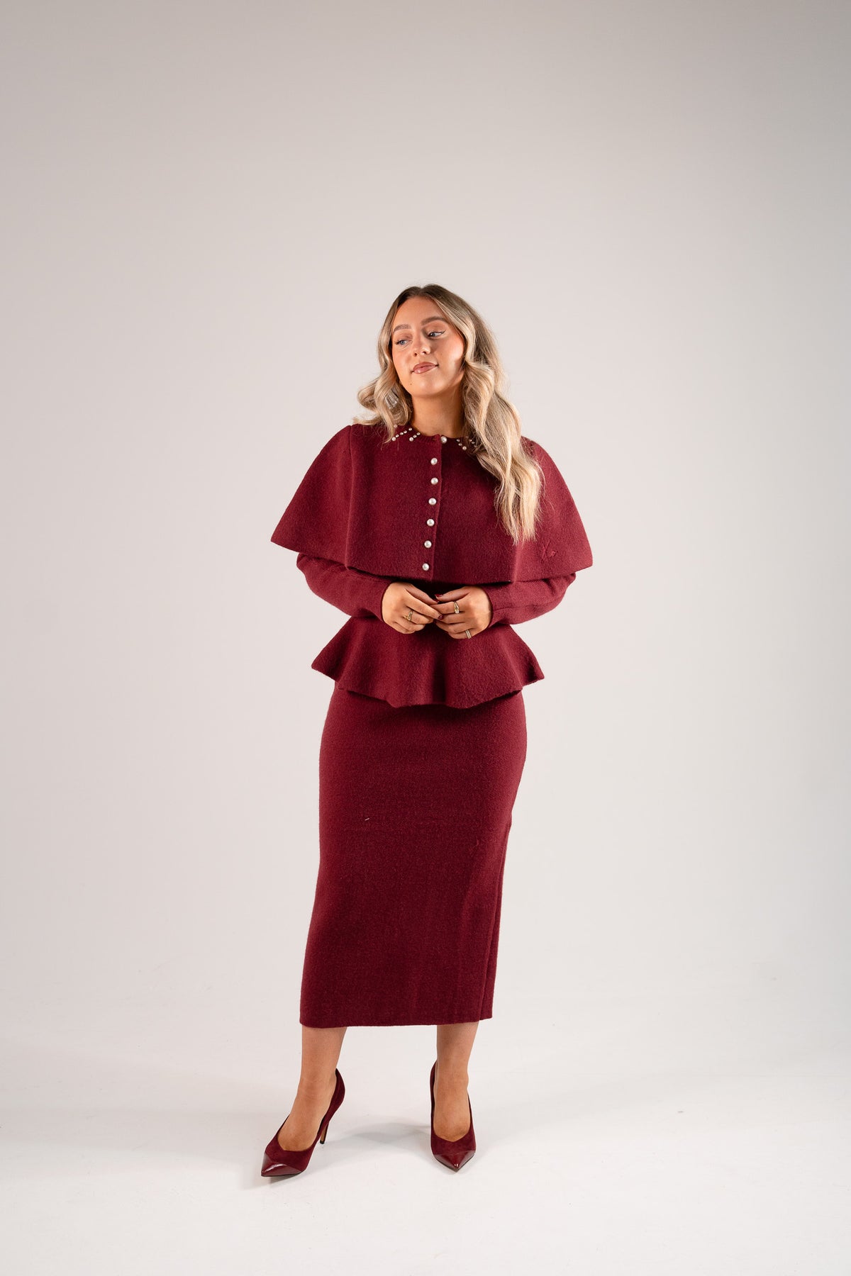 Love Laura Knit Cape With Pearls In Burgundy