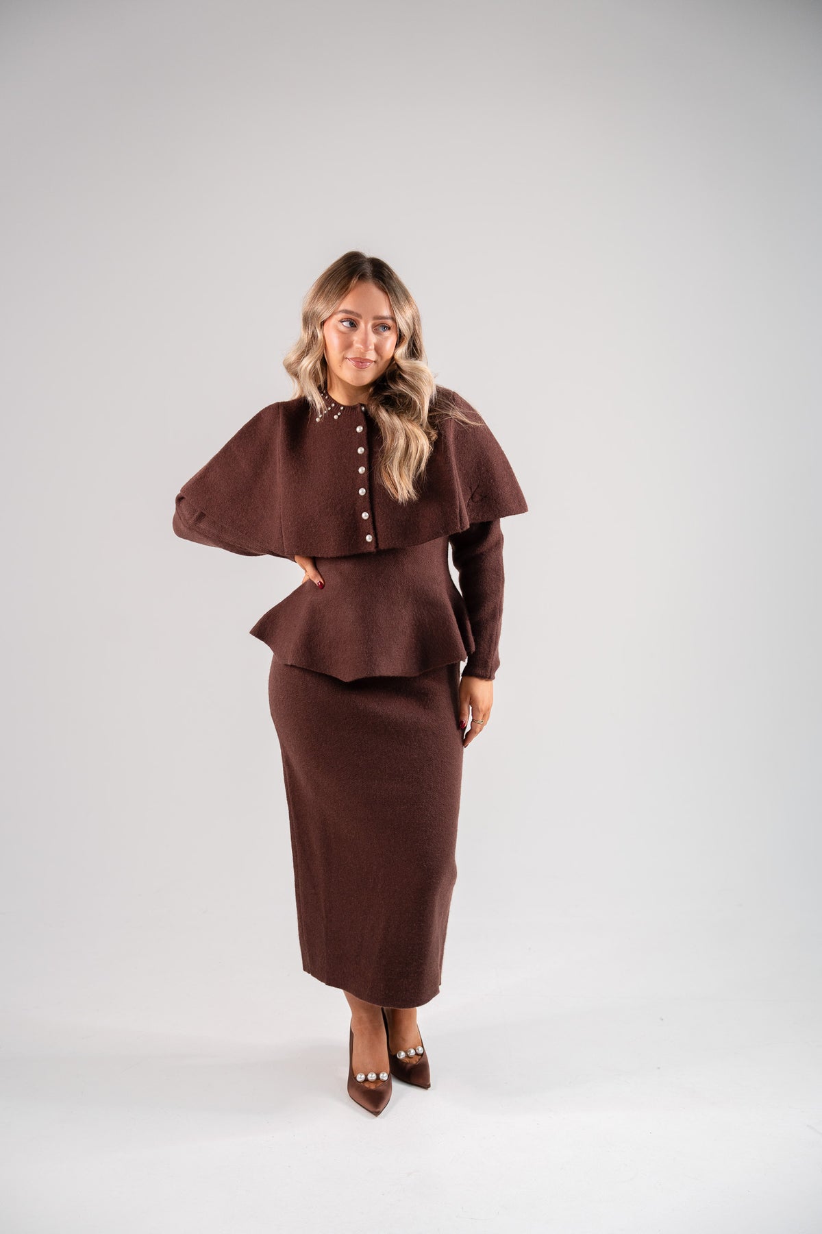 Love Laura Knit Cape With Pearls In Chocolate