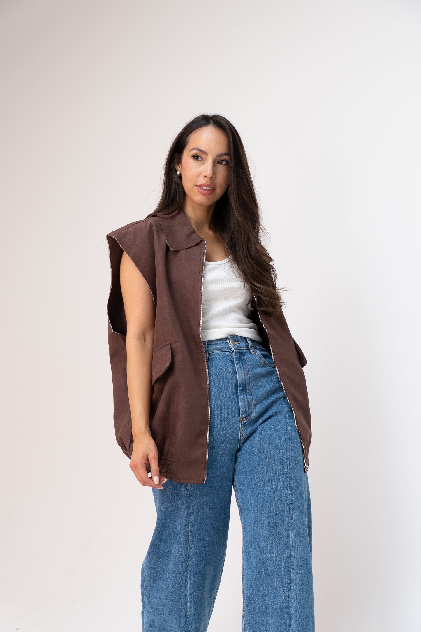 Polly Sleeveless Zip Jacket In Dark Brown