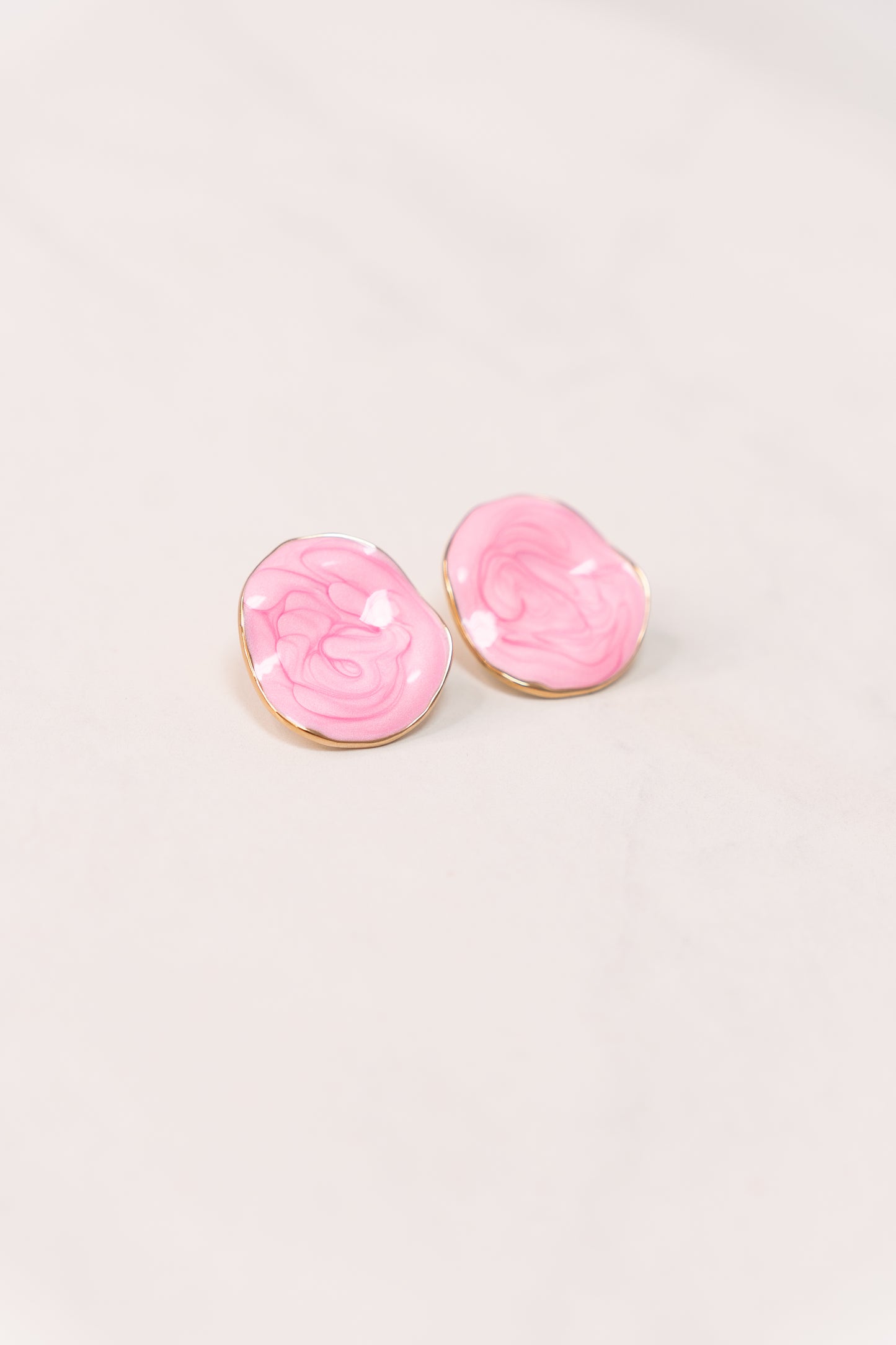 Olive Marbled Earrings In Pink