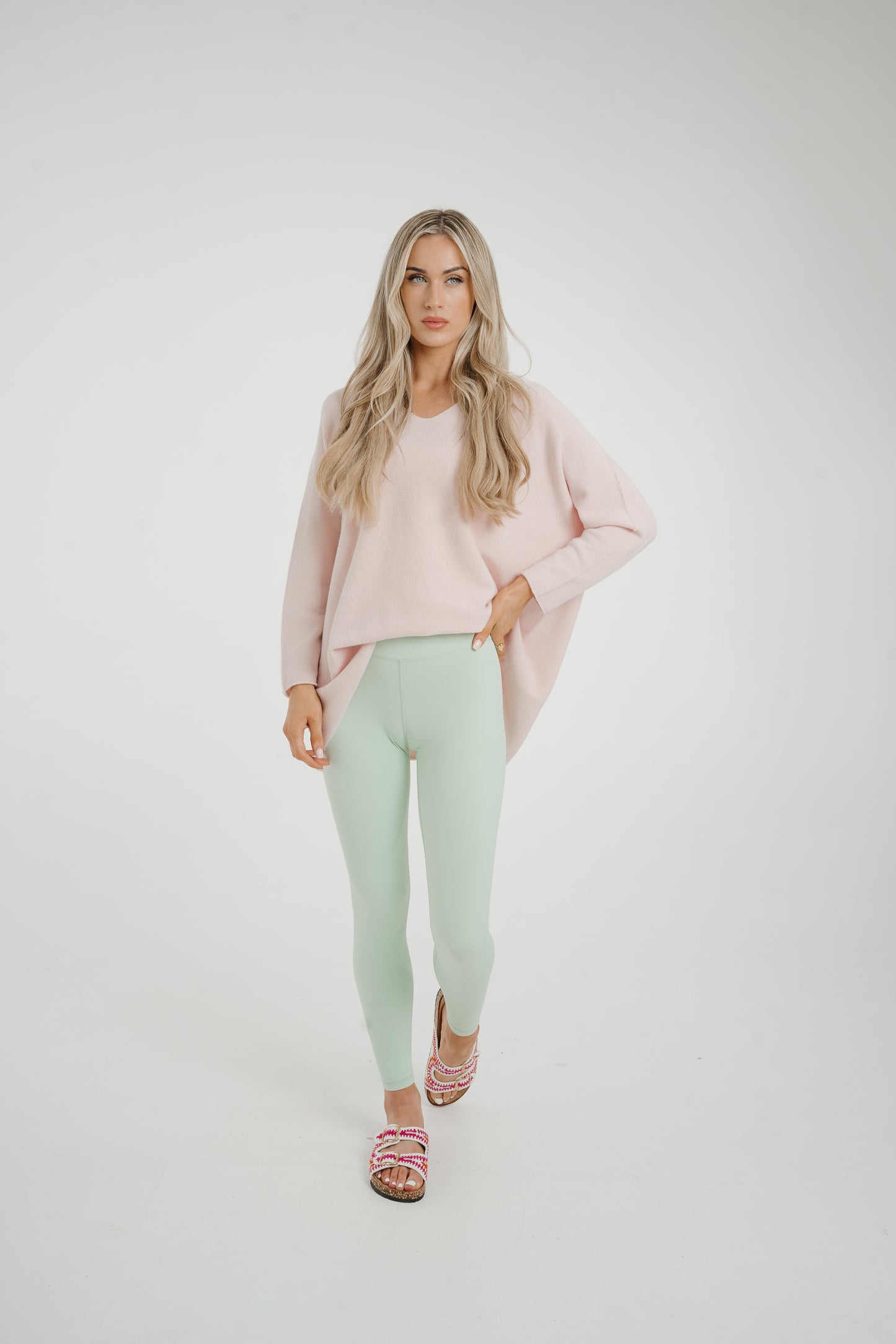 Amber V-Neck Jumper In Blush