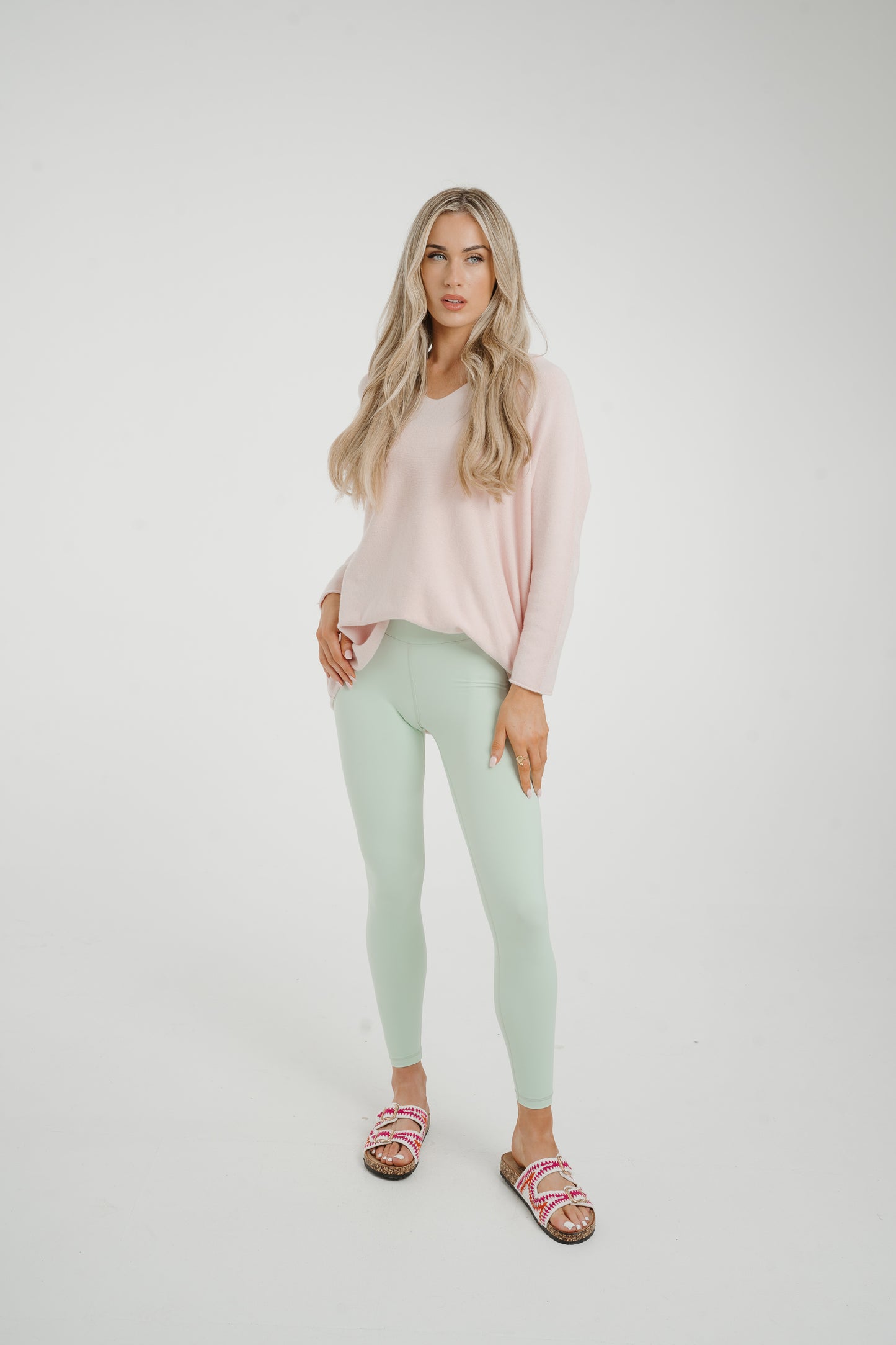 Amber V-Neck Jumper In Blush