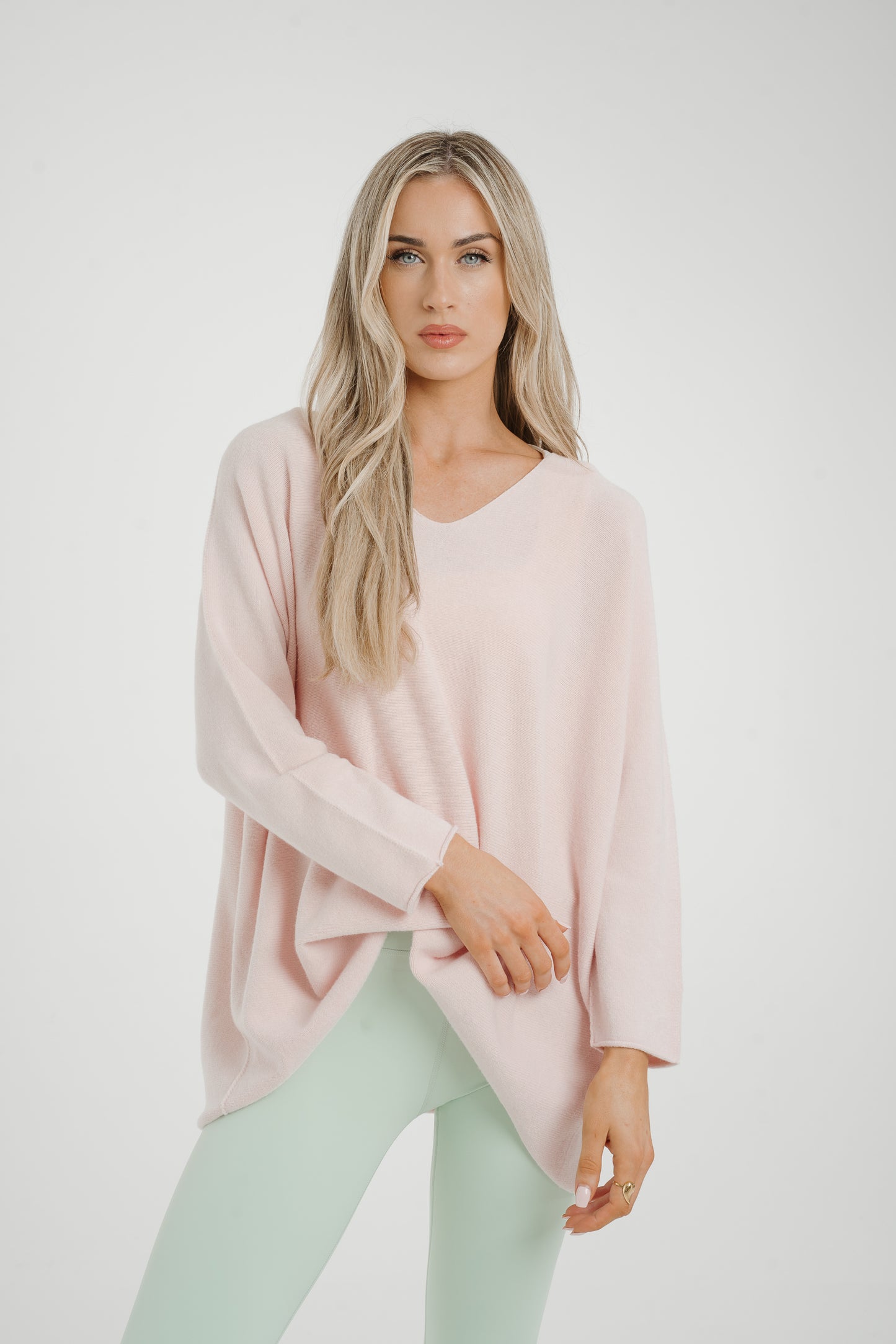 Amber V-Neck Jumper In Blush