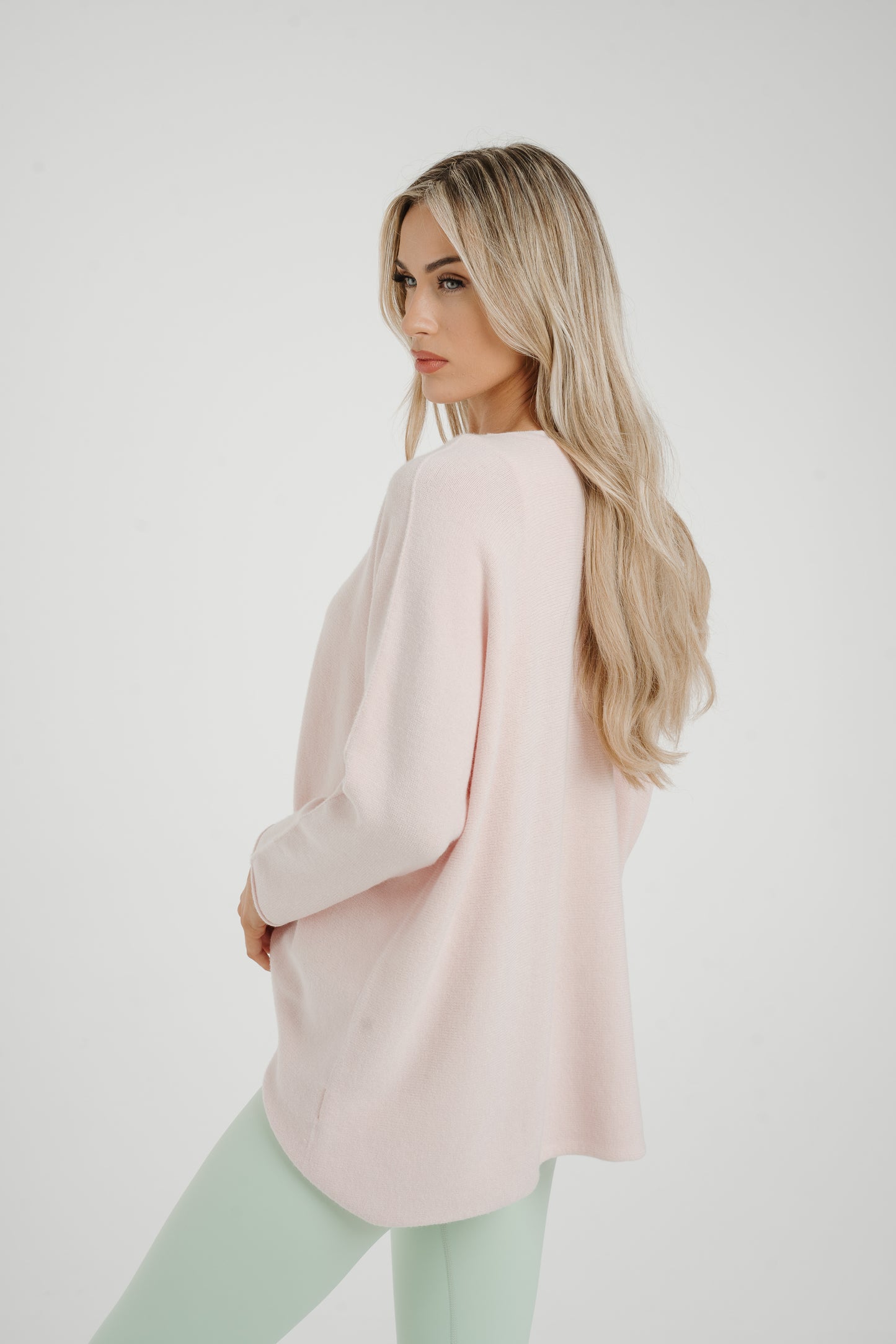 Amber V-Neck Jumper In Blush