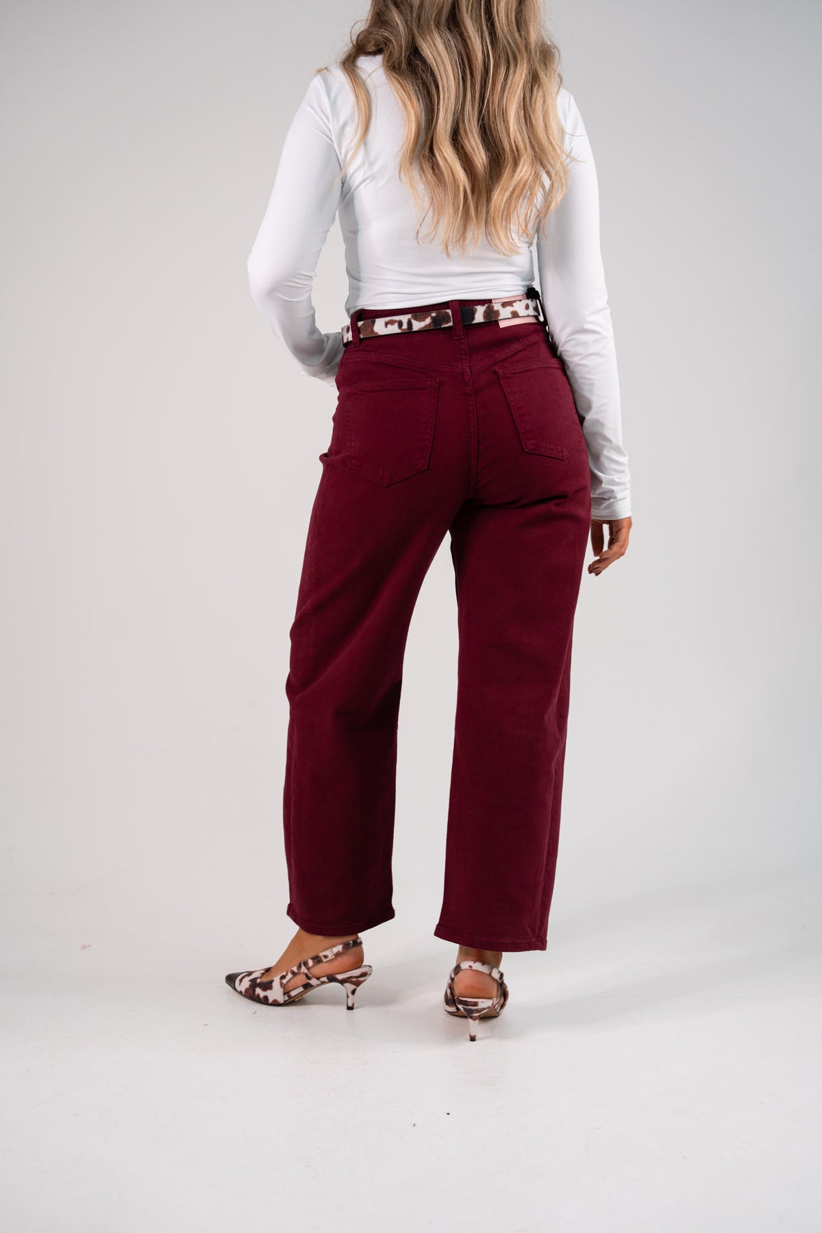 Love Laura Carrot Barrell Jeans In Burgundy