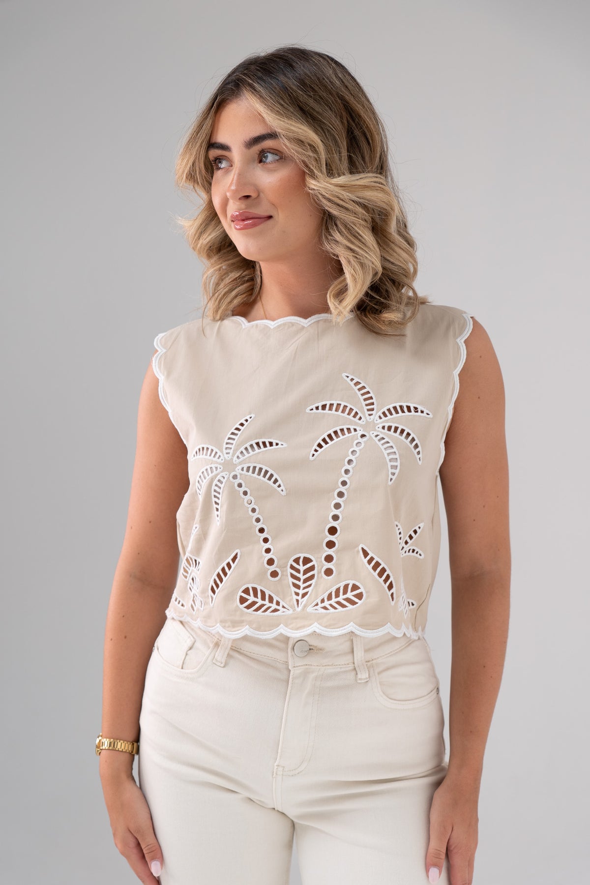 Holly Embroidered Palm Top In Neutral