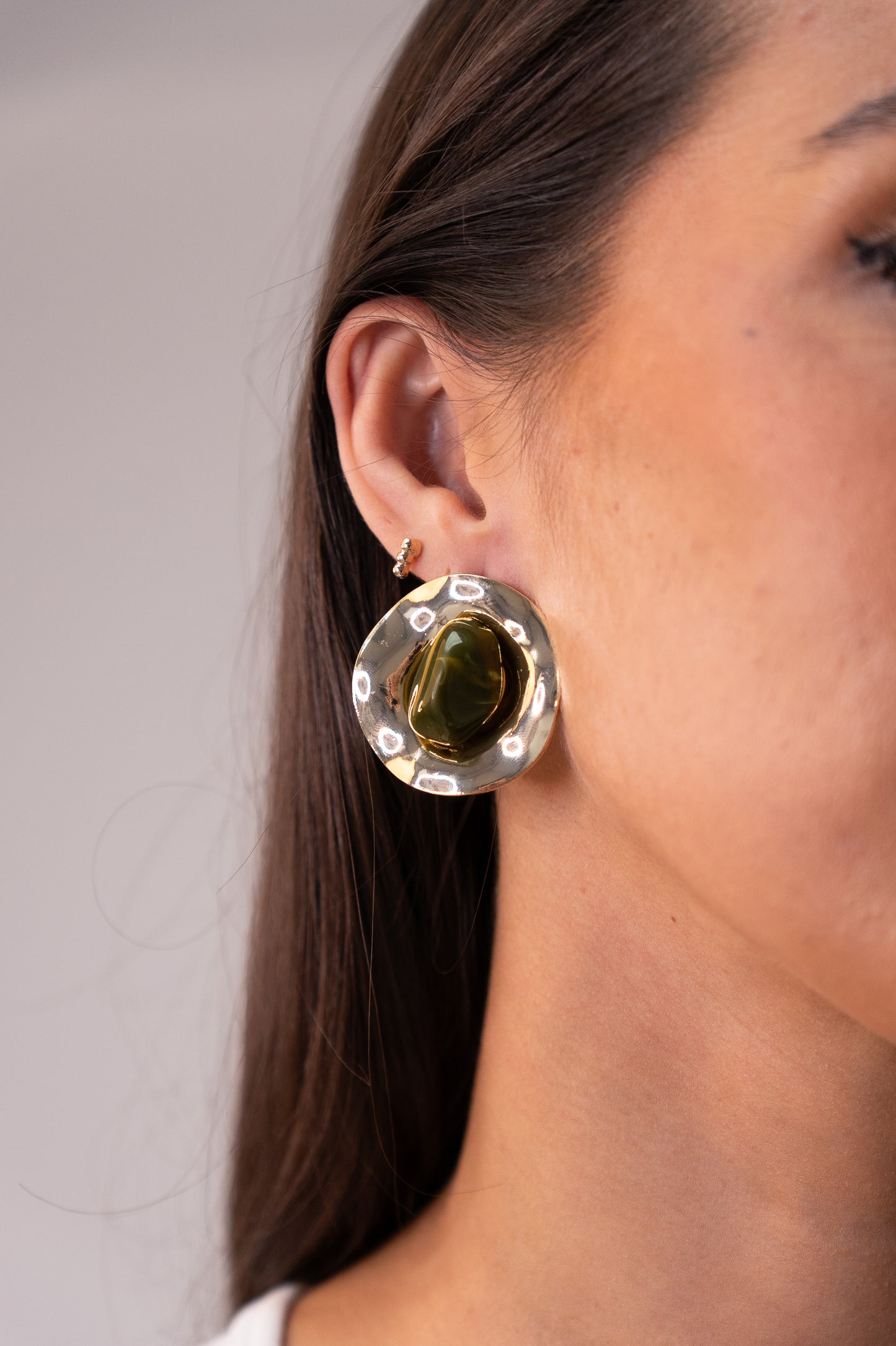 Polly Stone Centre Earrings In Olive