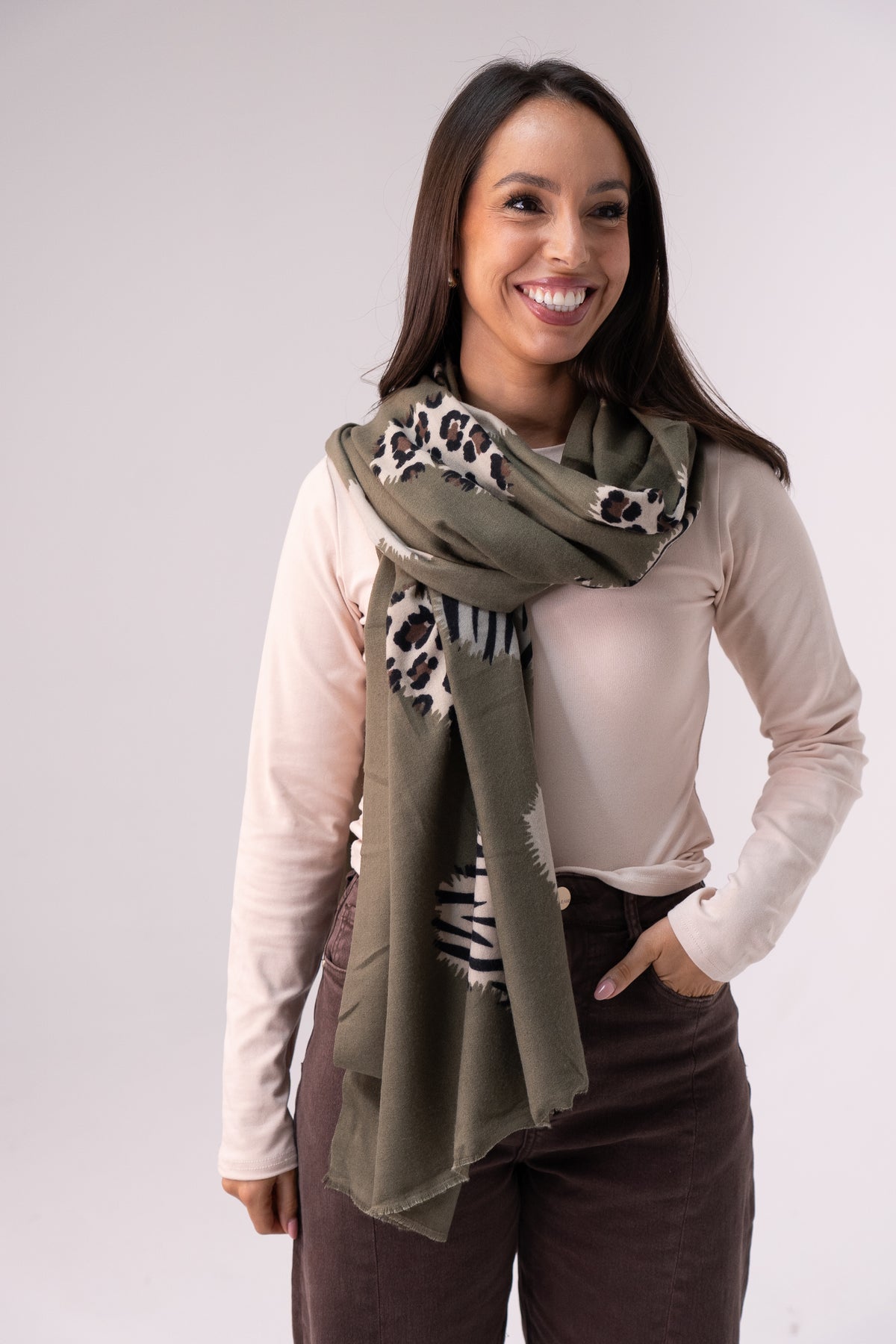 Polly Contrast Heart Scarf In Khaki