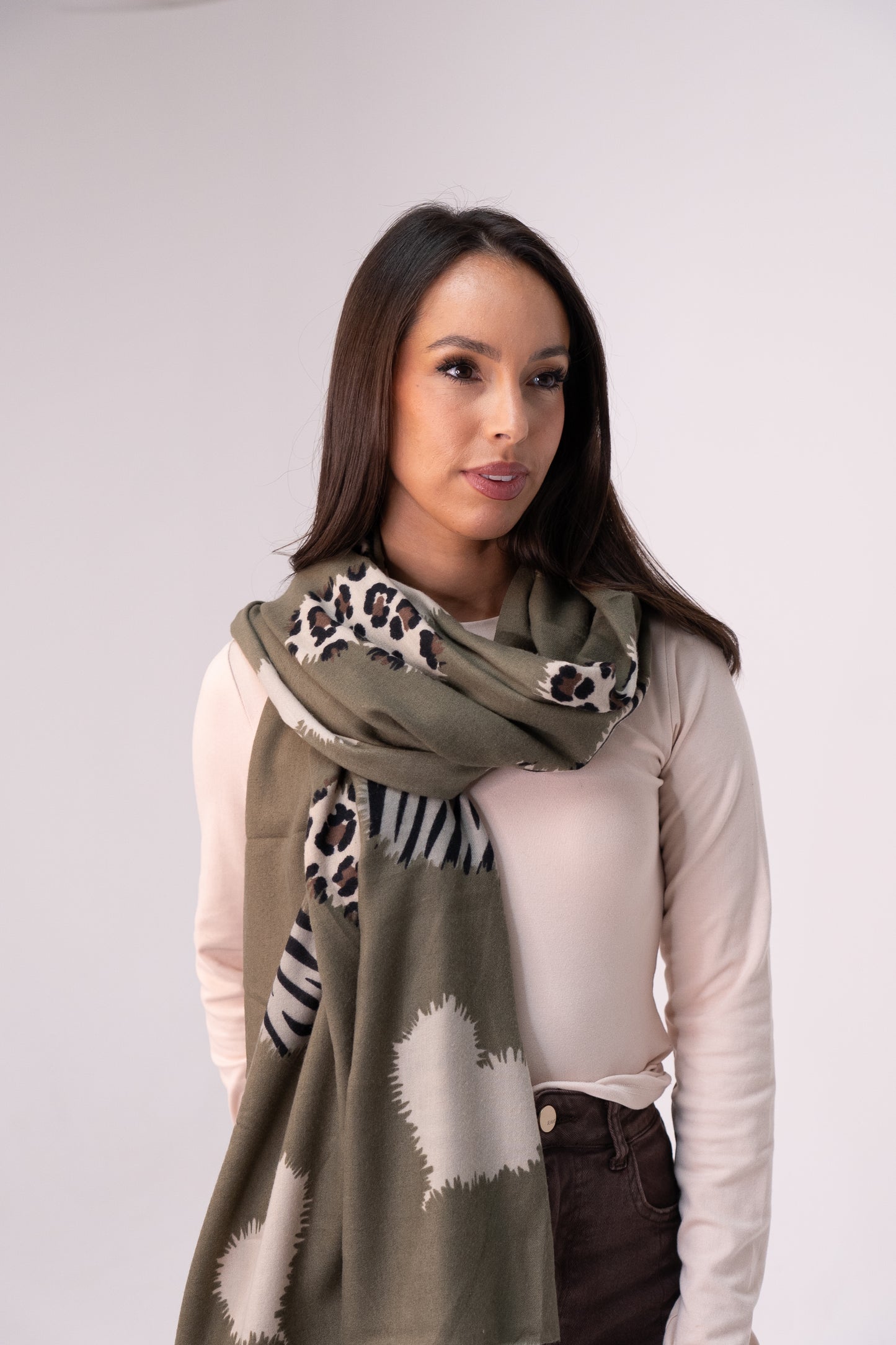 Polly Contrast Heart Scarf In Khaki