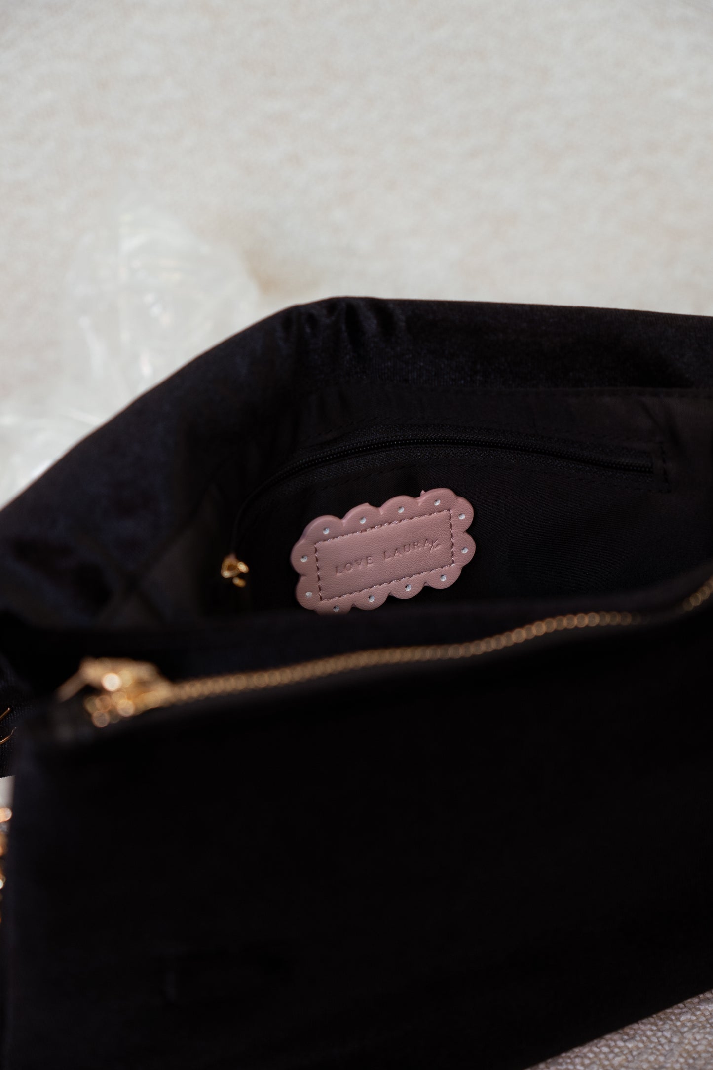 Love Laura Chain Detail Bag In Black