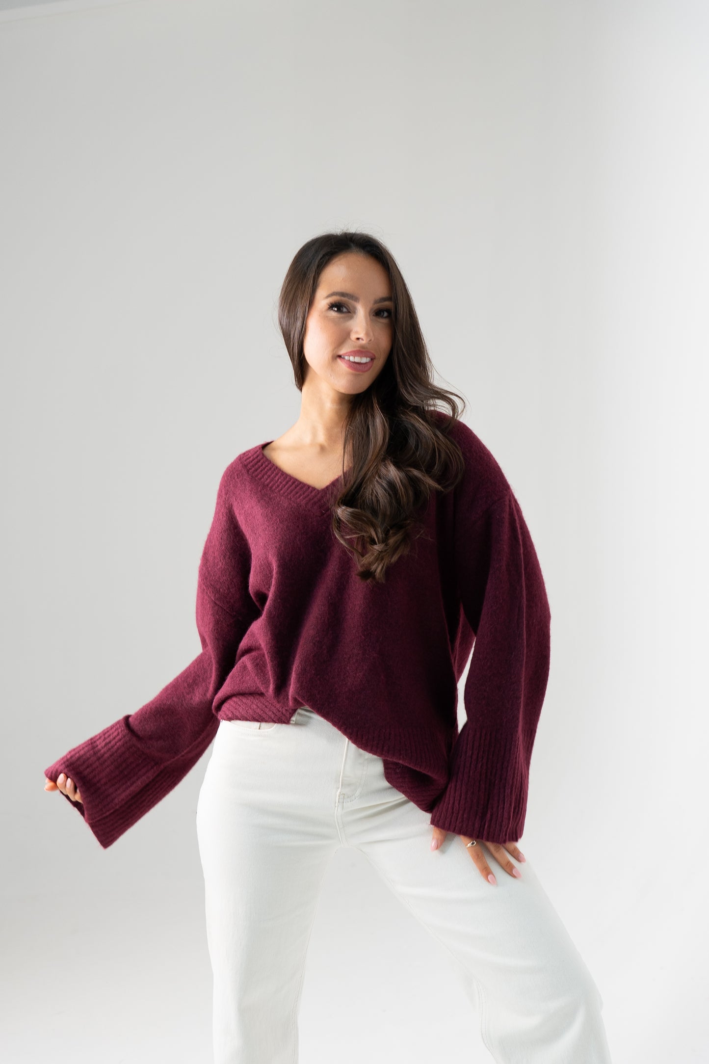 Ella V-Neck Jumper In Bordeaux