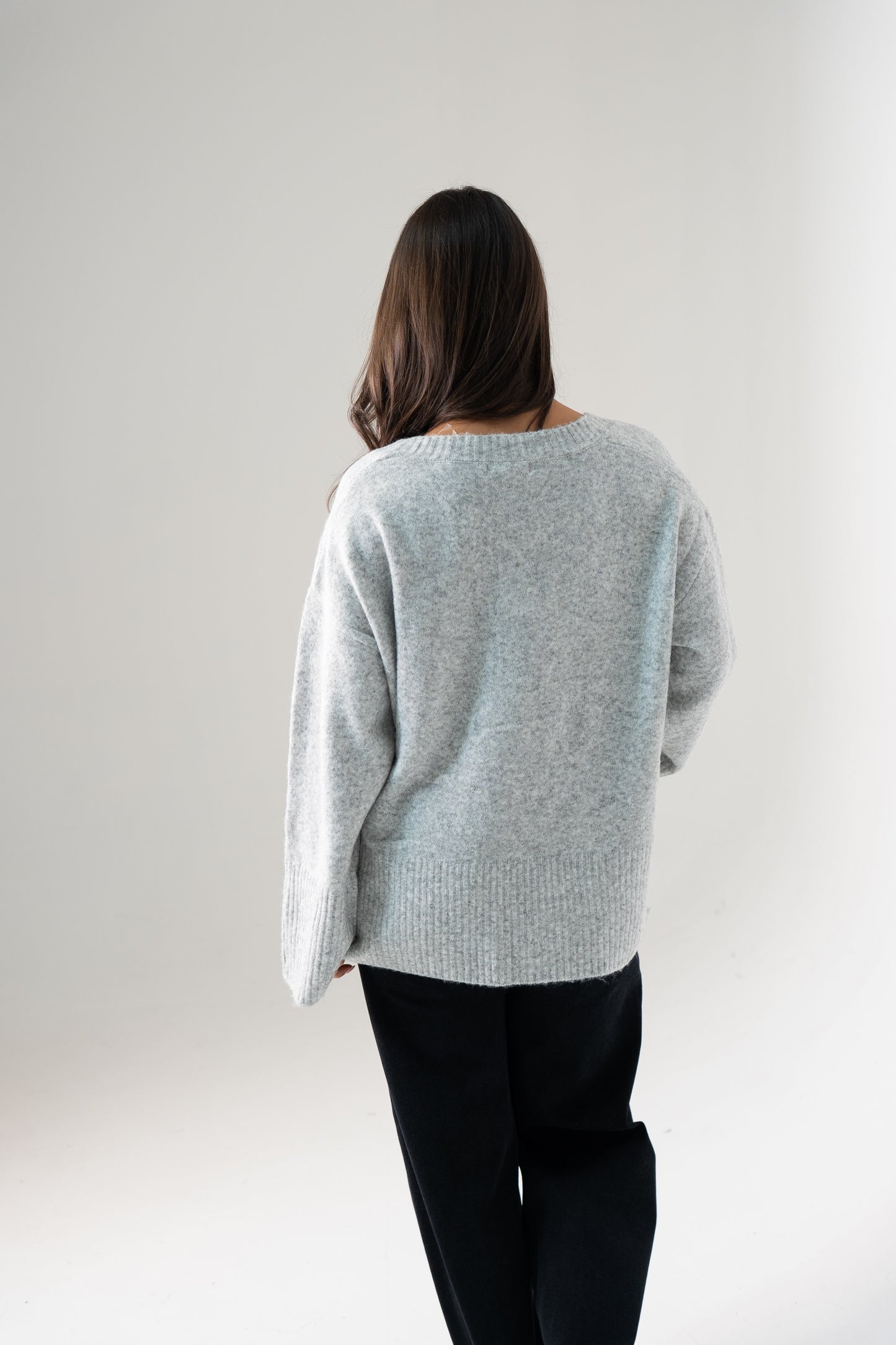 Ella V-Neck Jumper In Light Grey