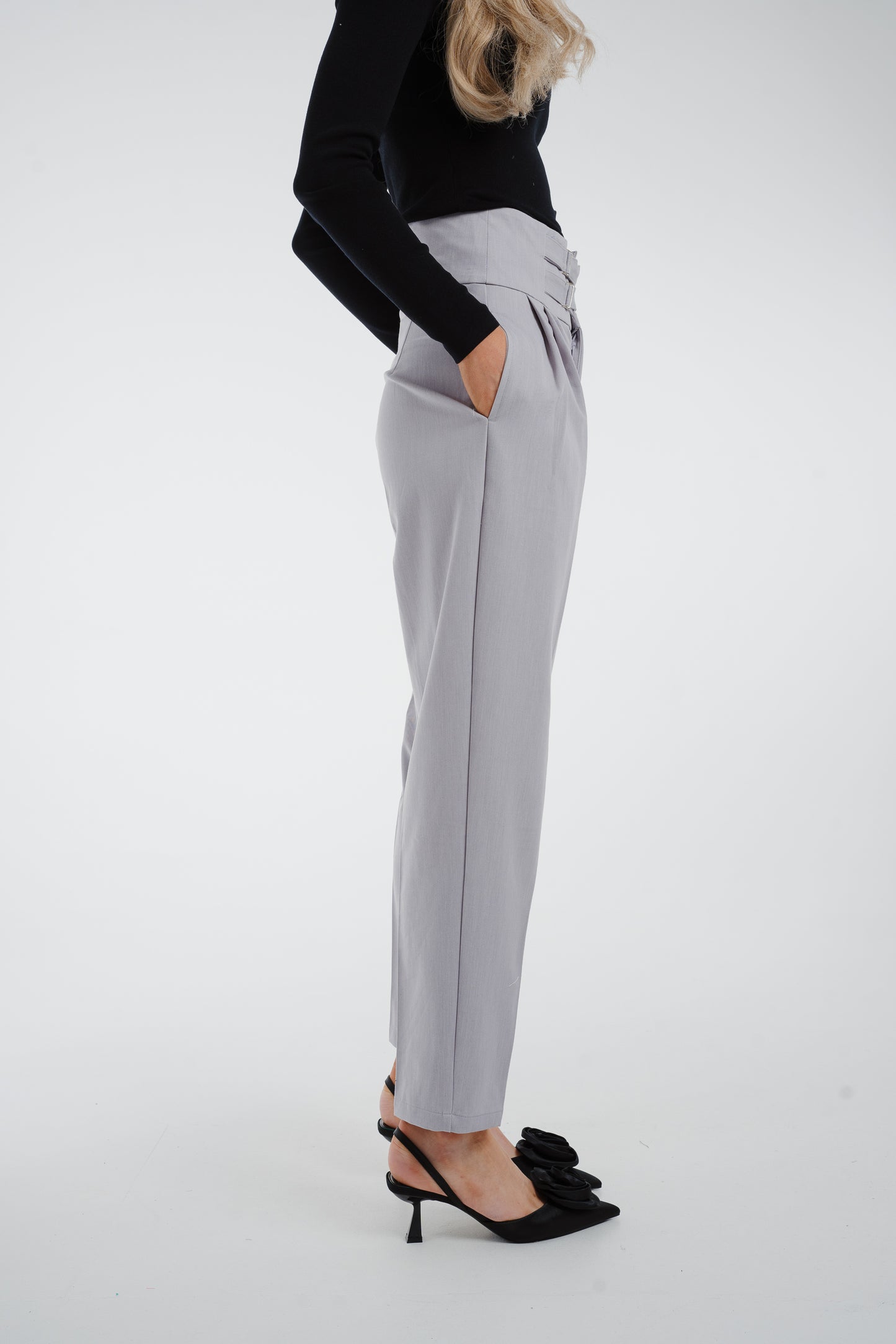 Holly Tapered Trousers In Grey