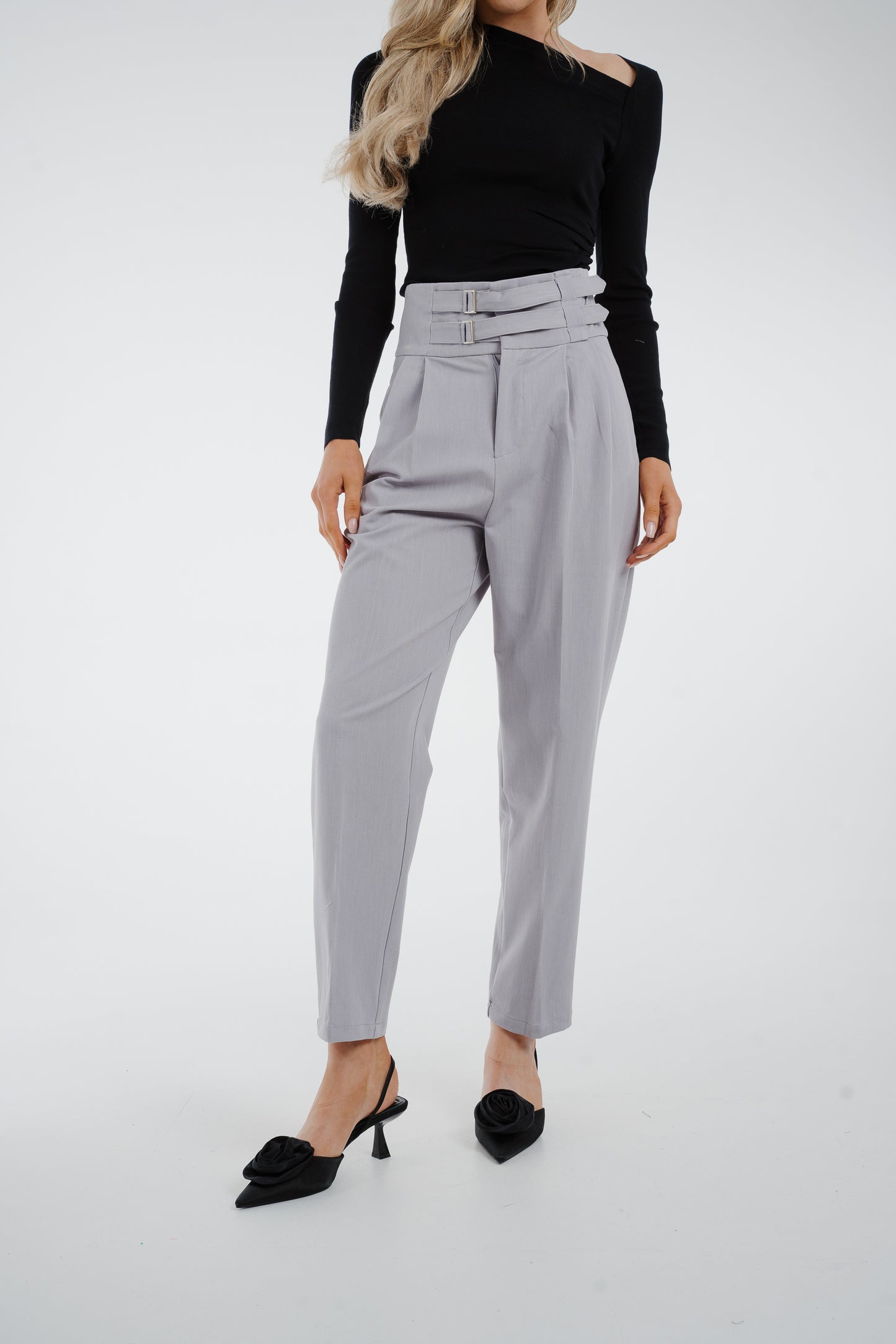 Holly Tapered Trousers In Grey