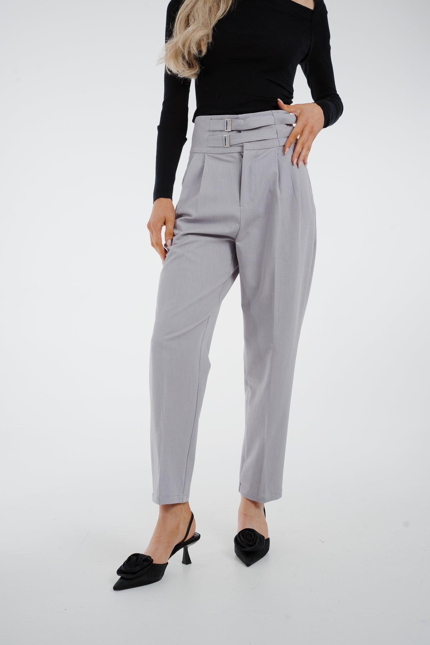 Holly Tapered Trousers In Grey