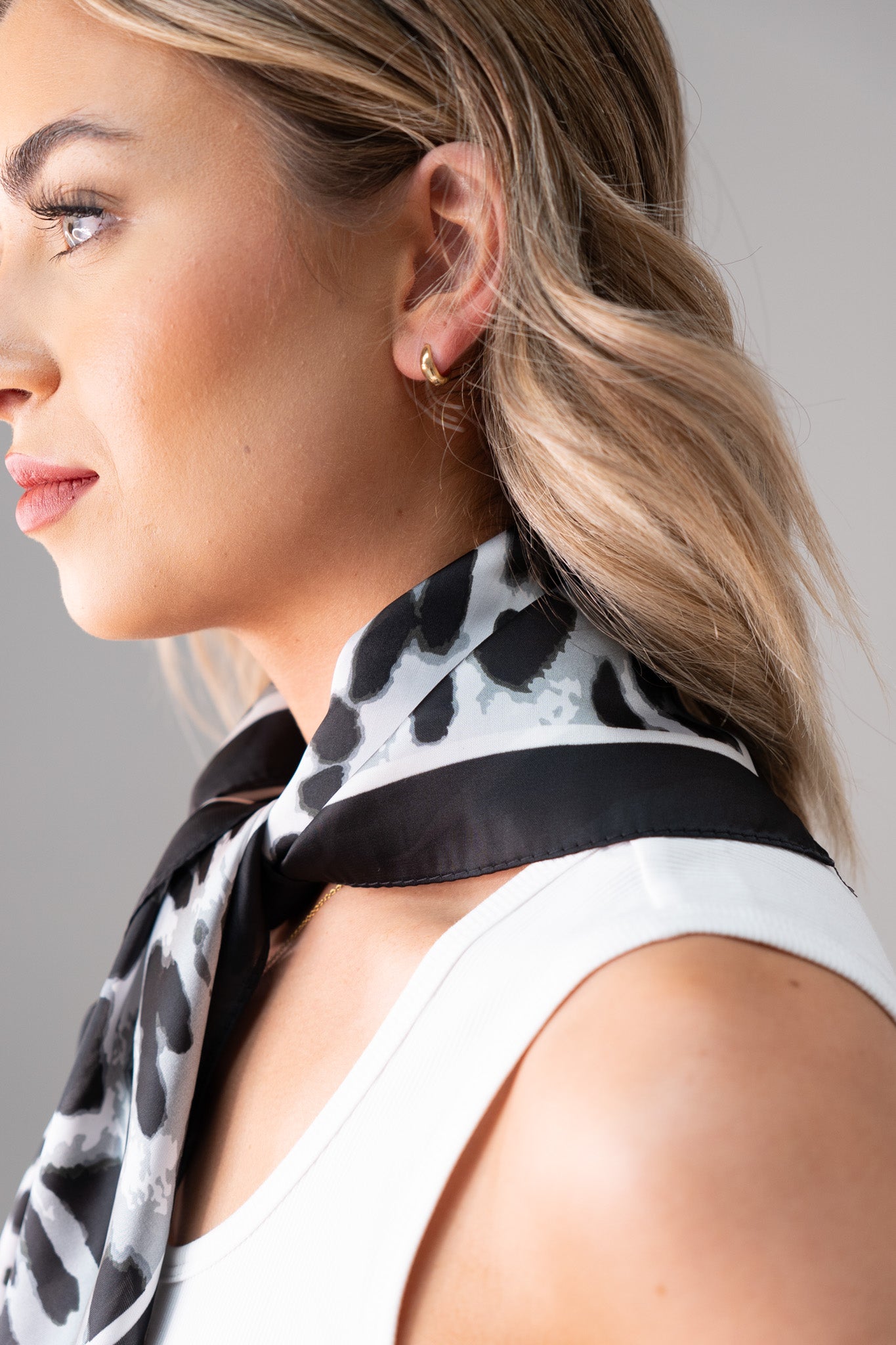 Eden Leopard Neck Scarf In Monochrome