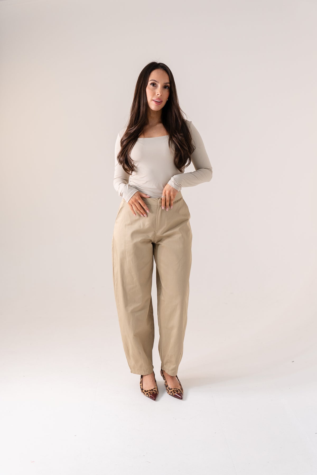 Ella Barrell Trousers In Beige