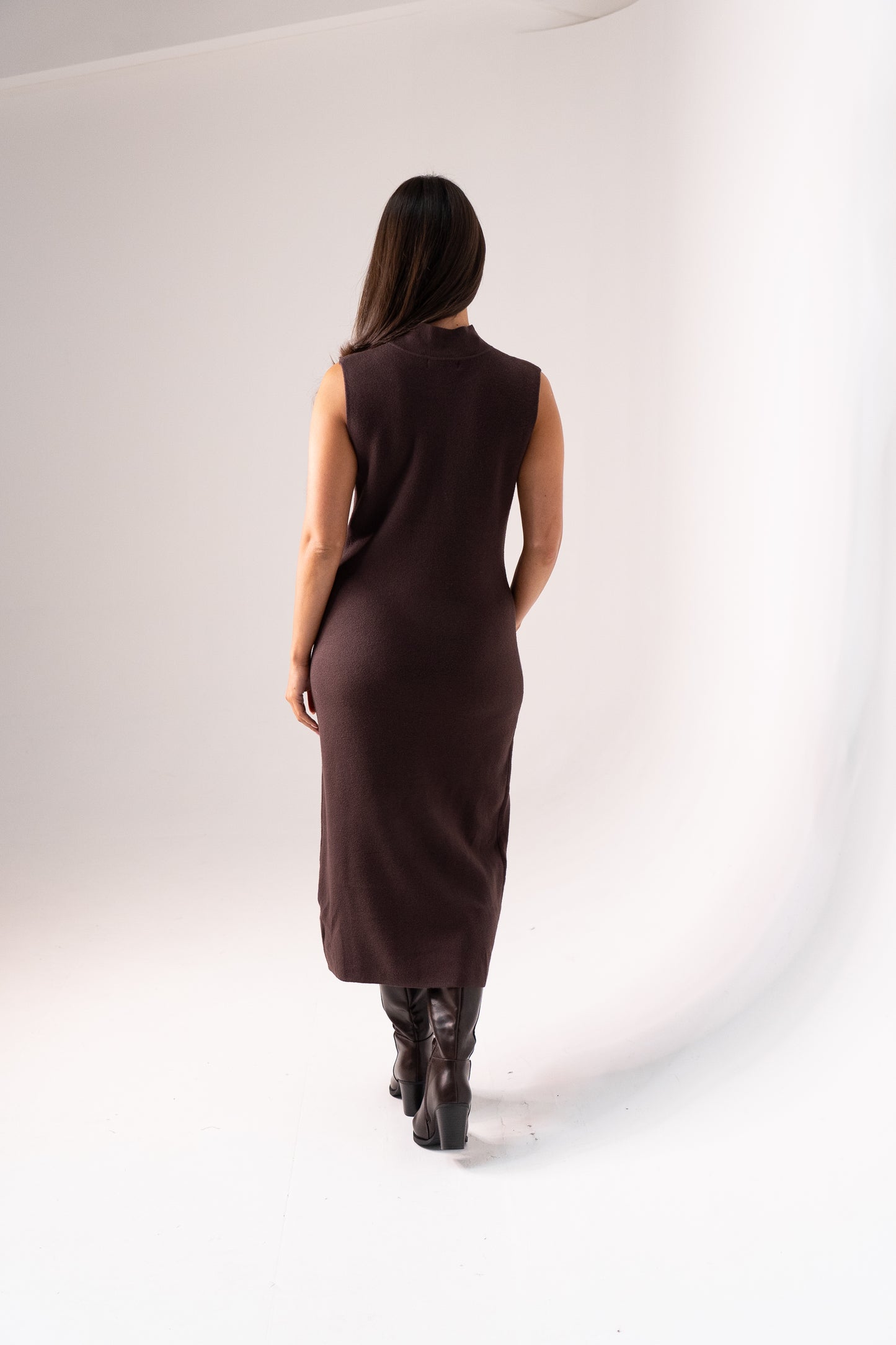 Ella Sleeveless Knit Dress In Chocolate