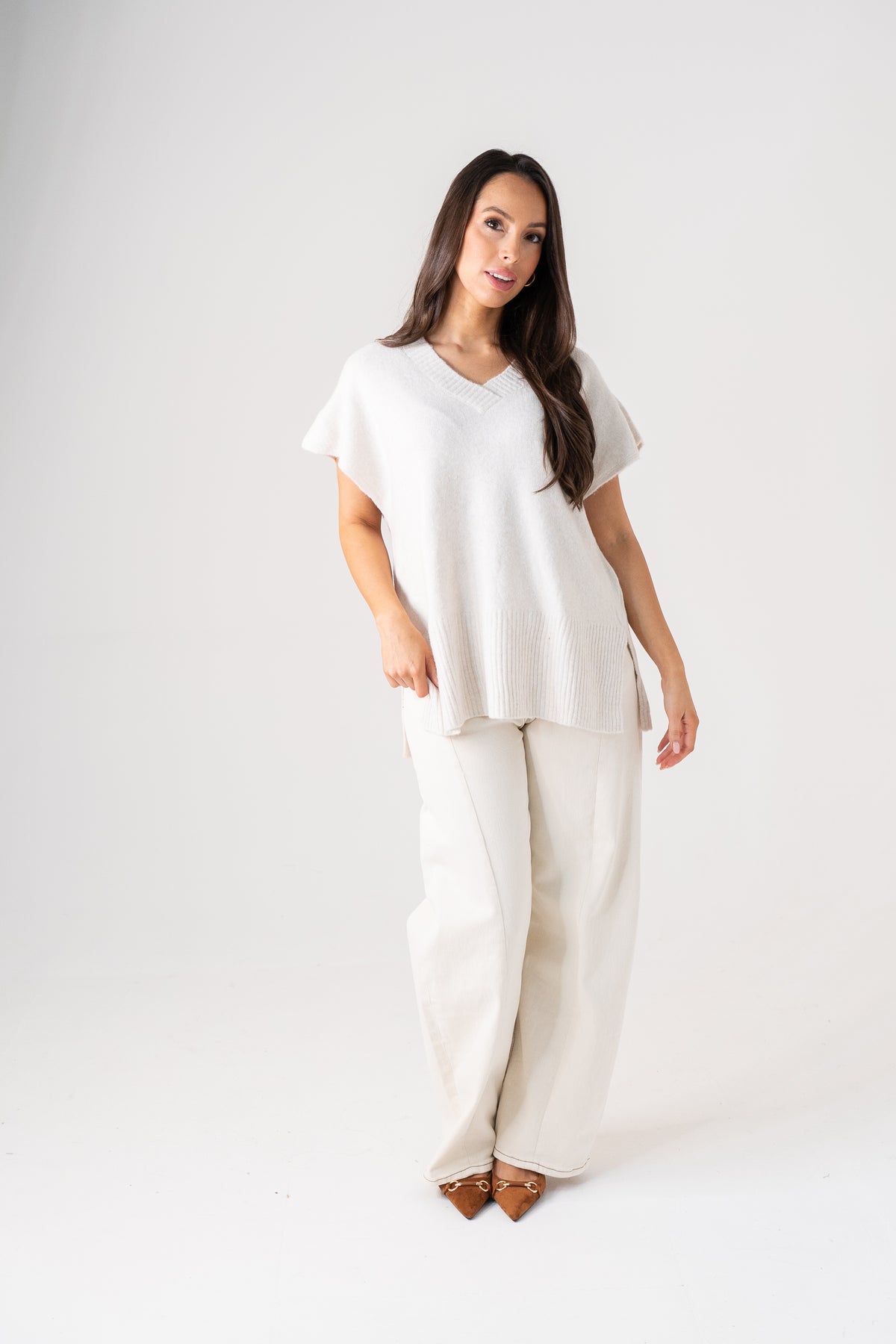 Ella V-Neck Sleeveless Jumper In Cream