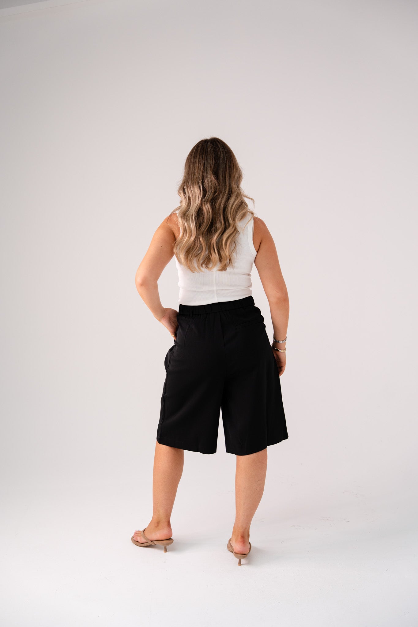 Elsa Bermuda Shorts In Black