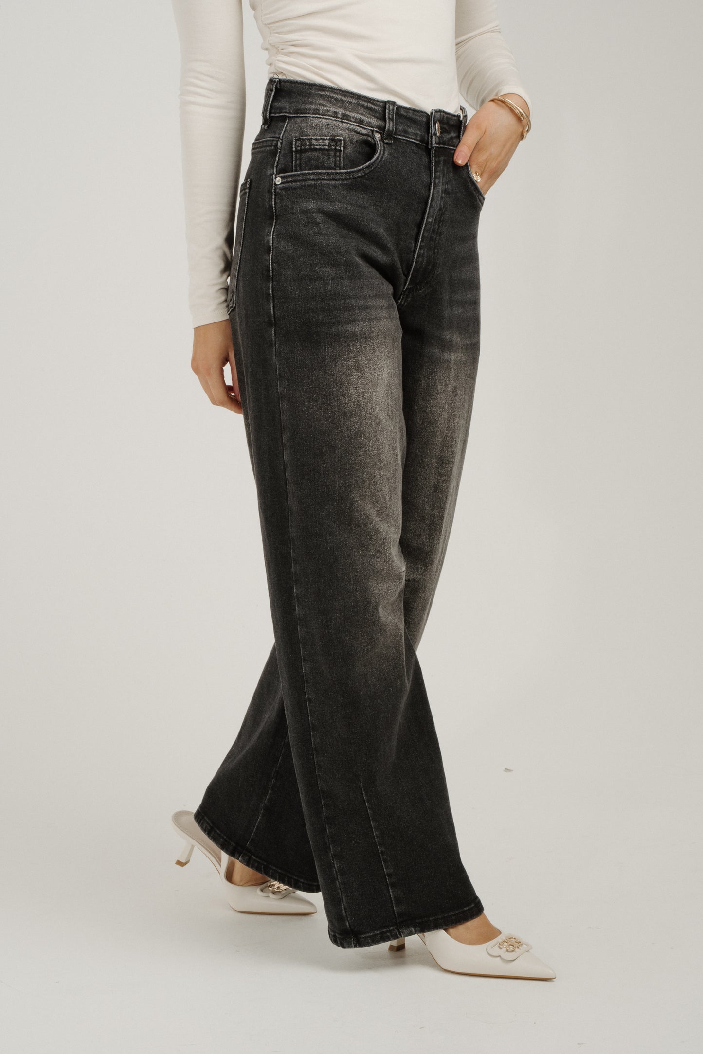 Freya Slouch Balloon Jeans In Black
