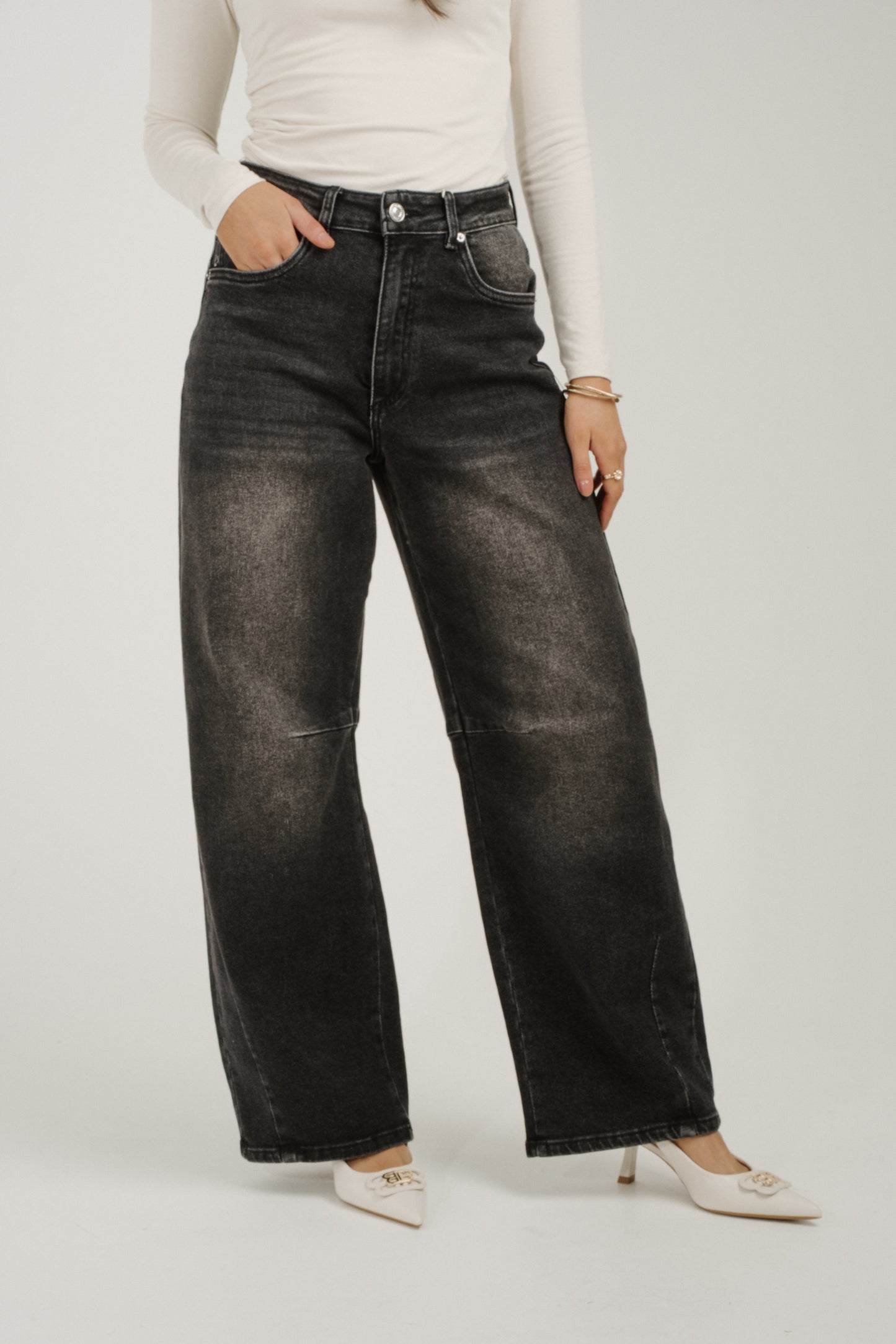 Freya Slouch Balloon Jeans In Black