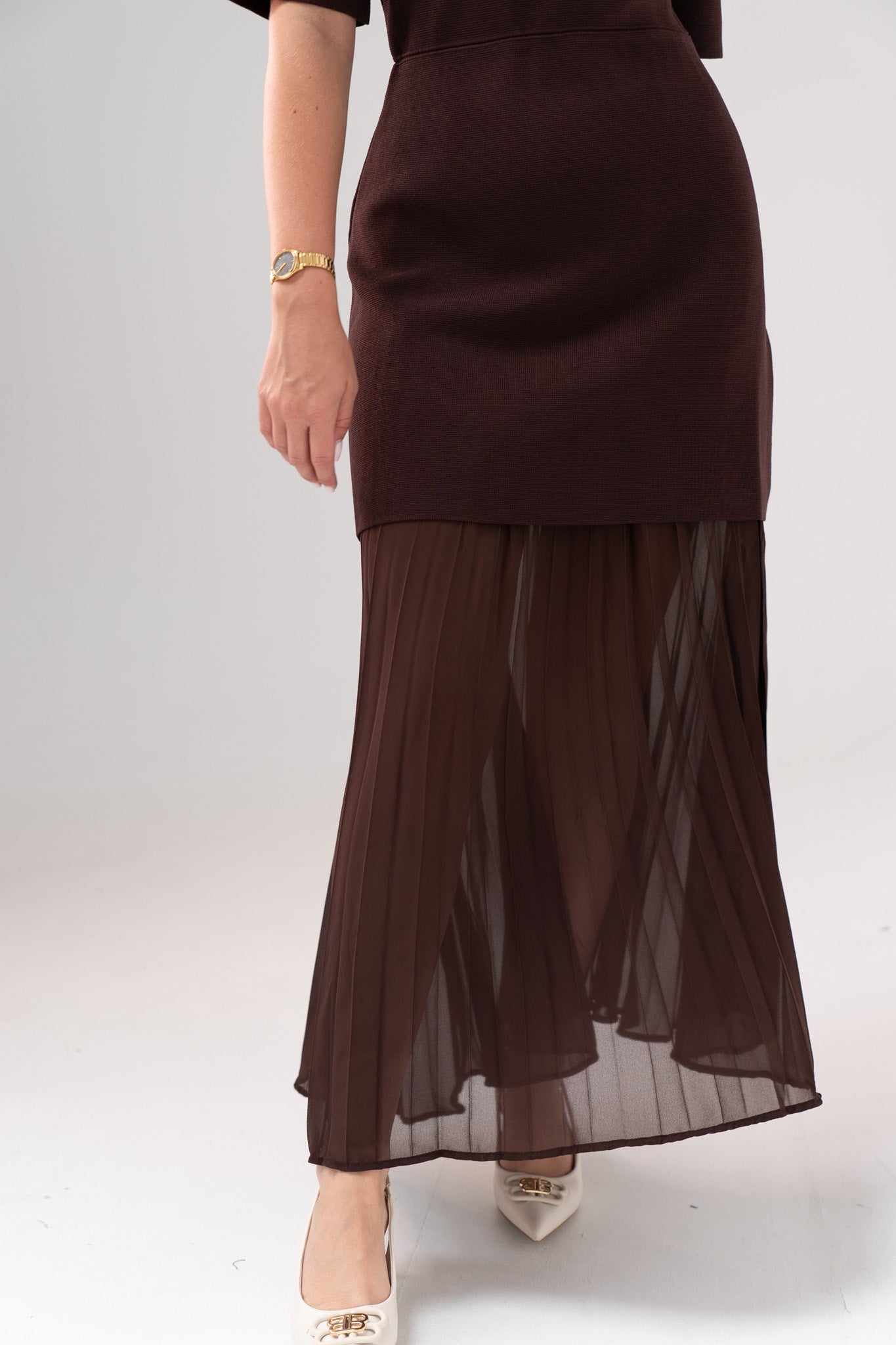 Holly Pleated Contrast Dress In Chocolate
