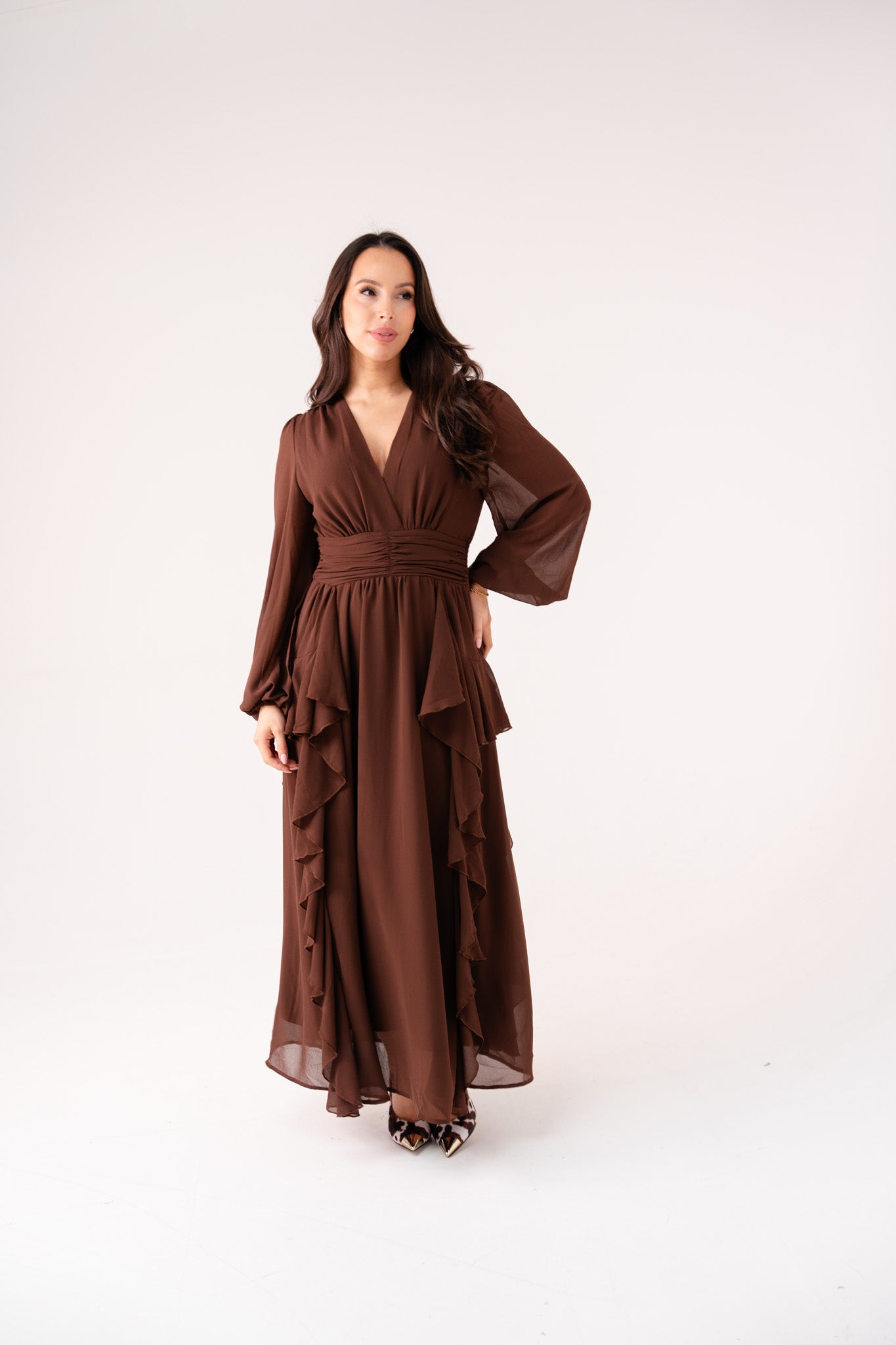 Holly Ruched Detail Ruffle Dress In Coffee
