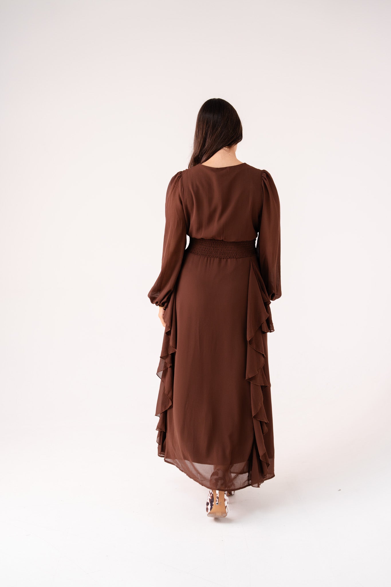 Holly Ruched Detail Ruffle Dress In Coffee