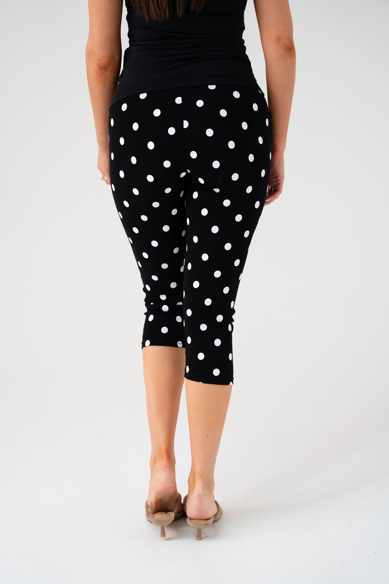 Iris Polka Dot Capri Leggings In Black