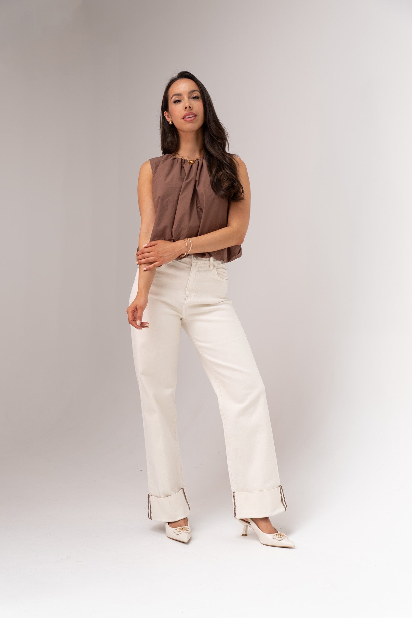 Iris Bubble Hem Top In Coffee